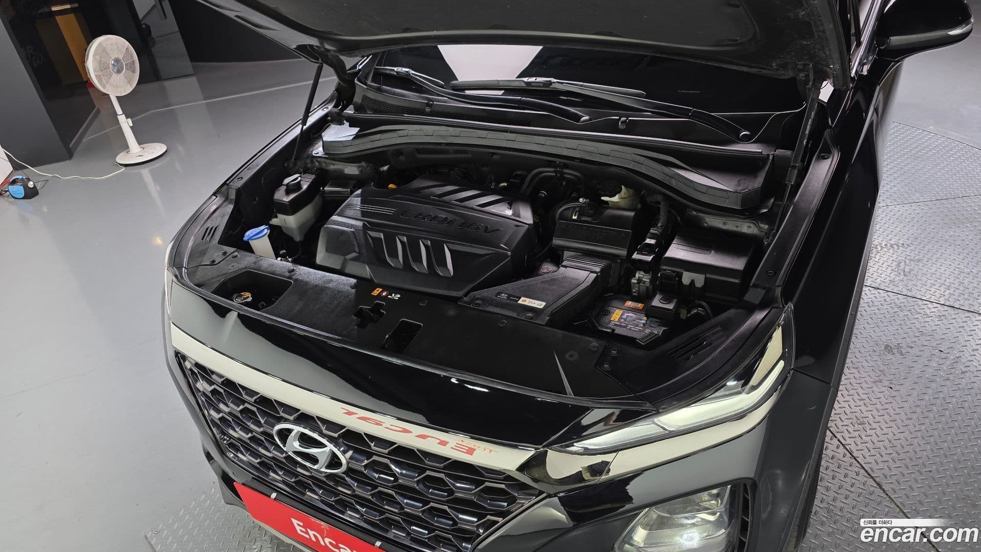 Main__Slider__Photo:Santafe Hyundai 2018.3-5