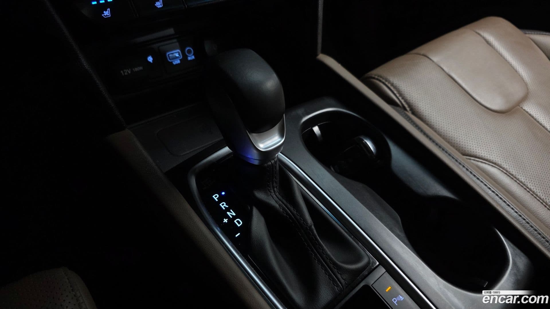 Main__Slider__Photo:Santafe Hyundai 2018.3-8