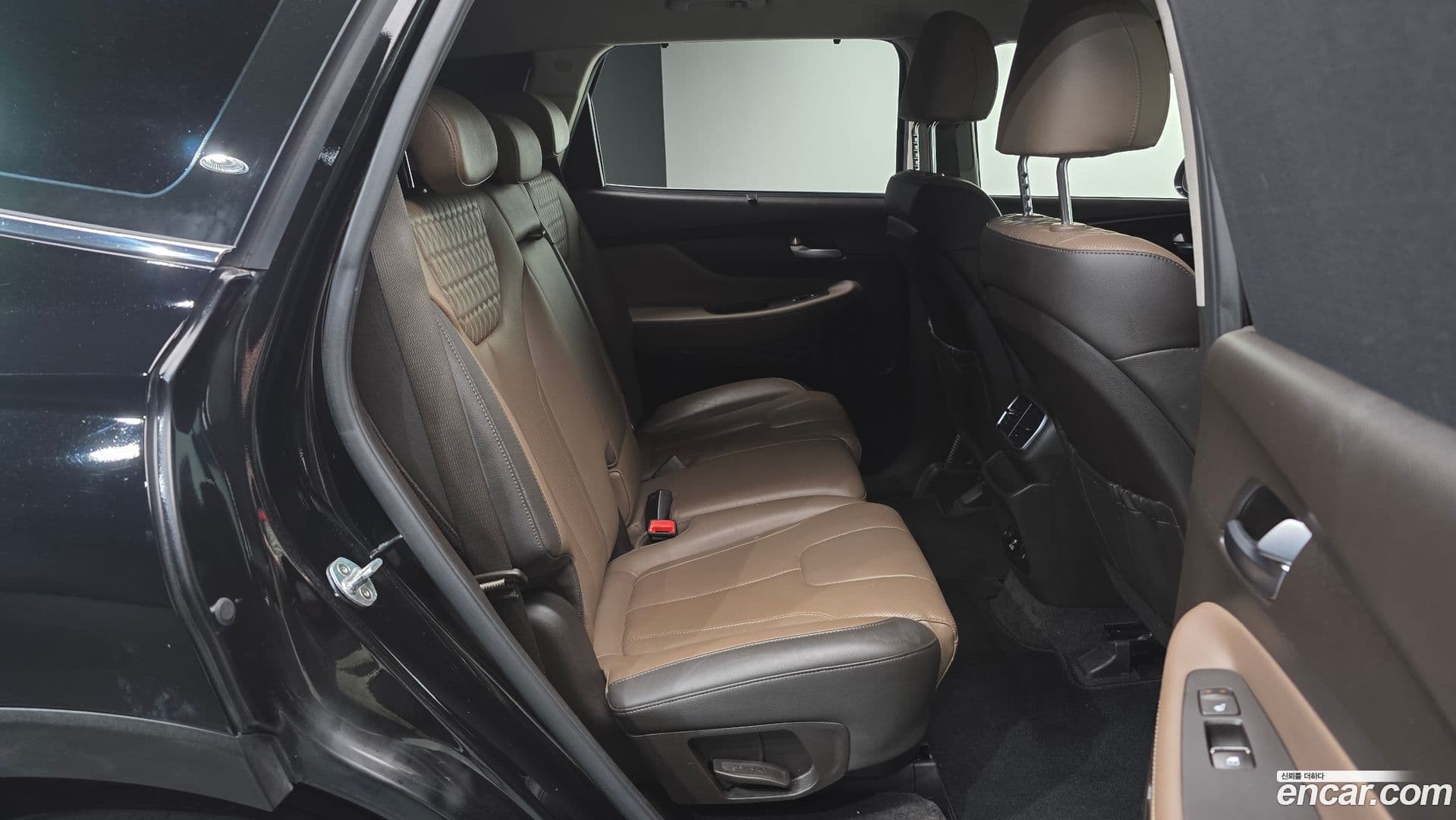 Main__Slider__Photo:Santafe Hyundai 2018.3-10
