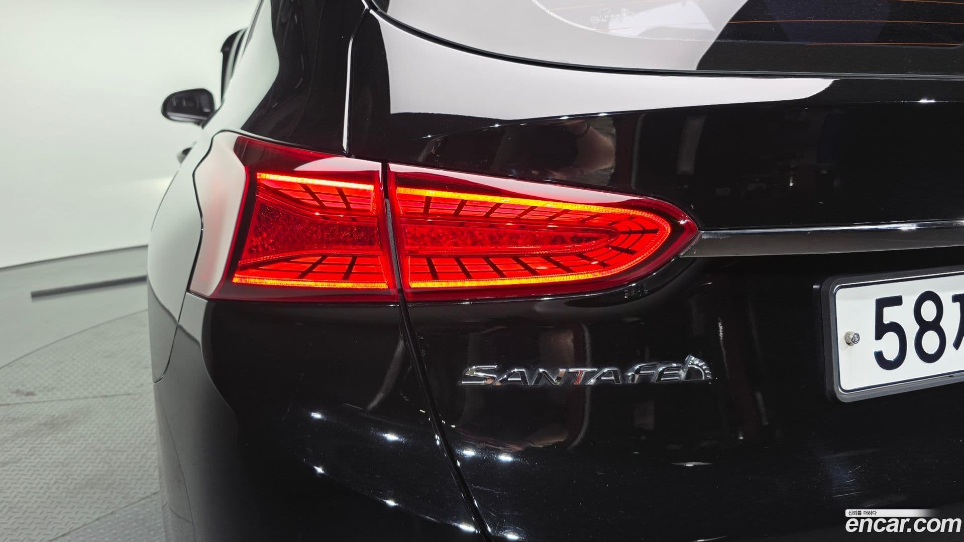 Main__Slider__Photo:Santafe Hyundai 2018.3-22