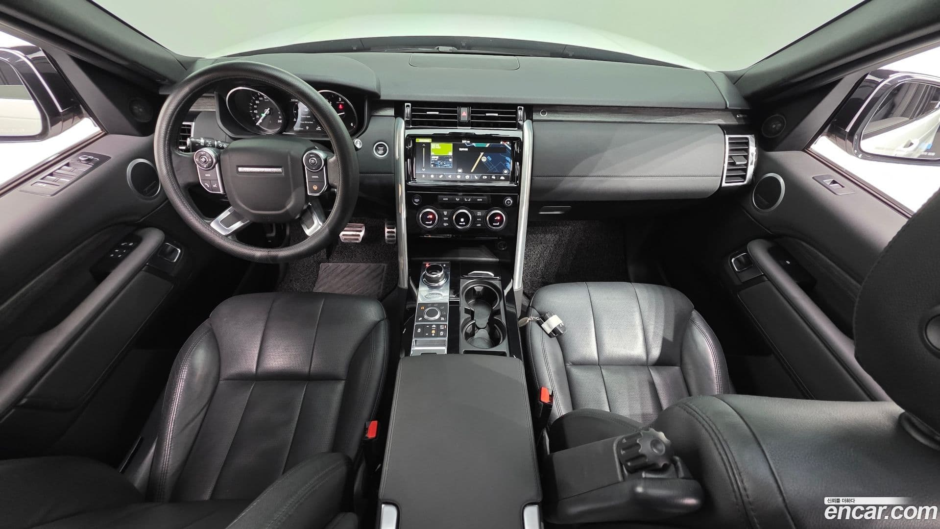Main__Slider__Photo:Discovery Land Rover 2017.6-6