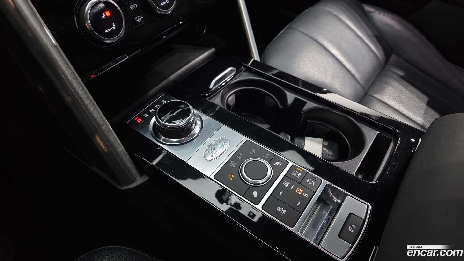 Main__Slider__Photo:Discovery Land Rover 2017.6-8