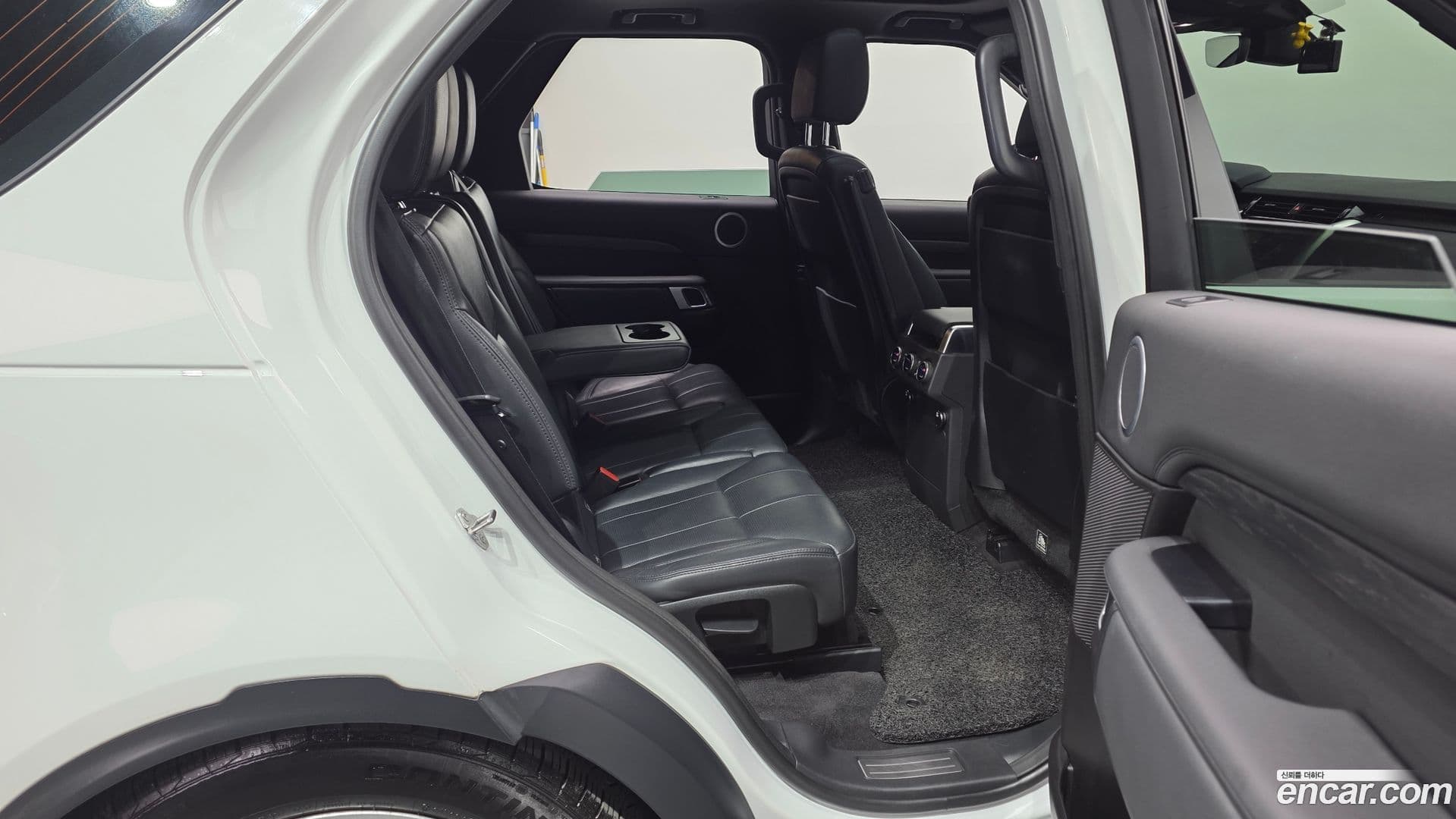 Main__Slider__Photo:Discovery Land Rover 2017.6-10