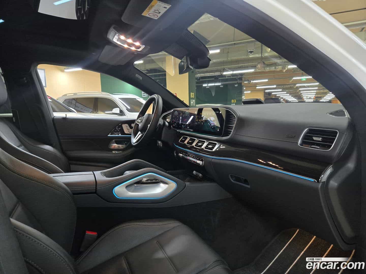 GLE-Class Mercedes-Benz 2022.11-INNER-008
