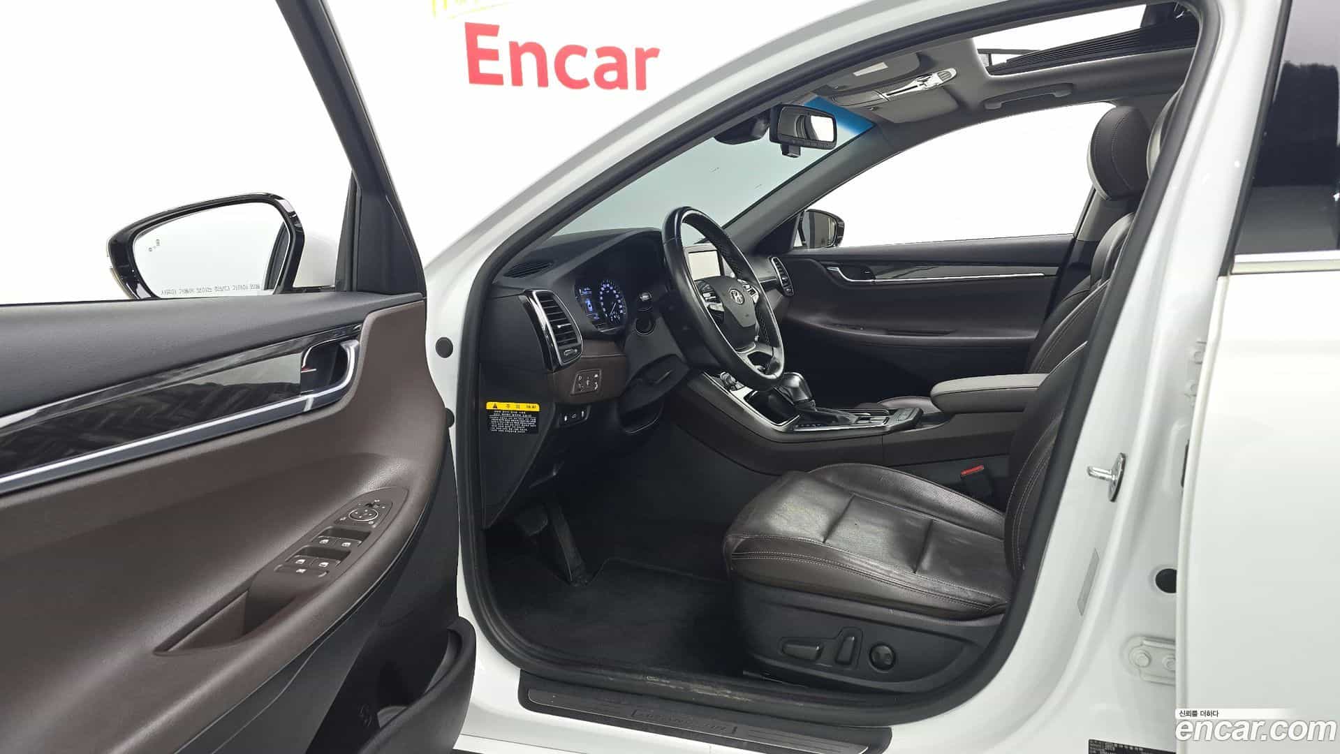 Grandeur Hyundai 2019.2-INNER-010