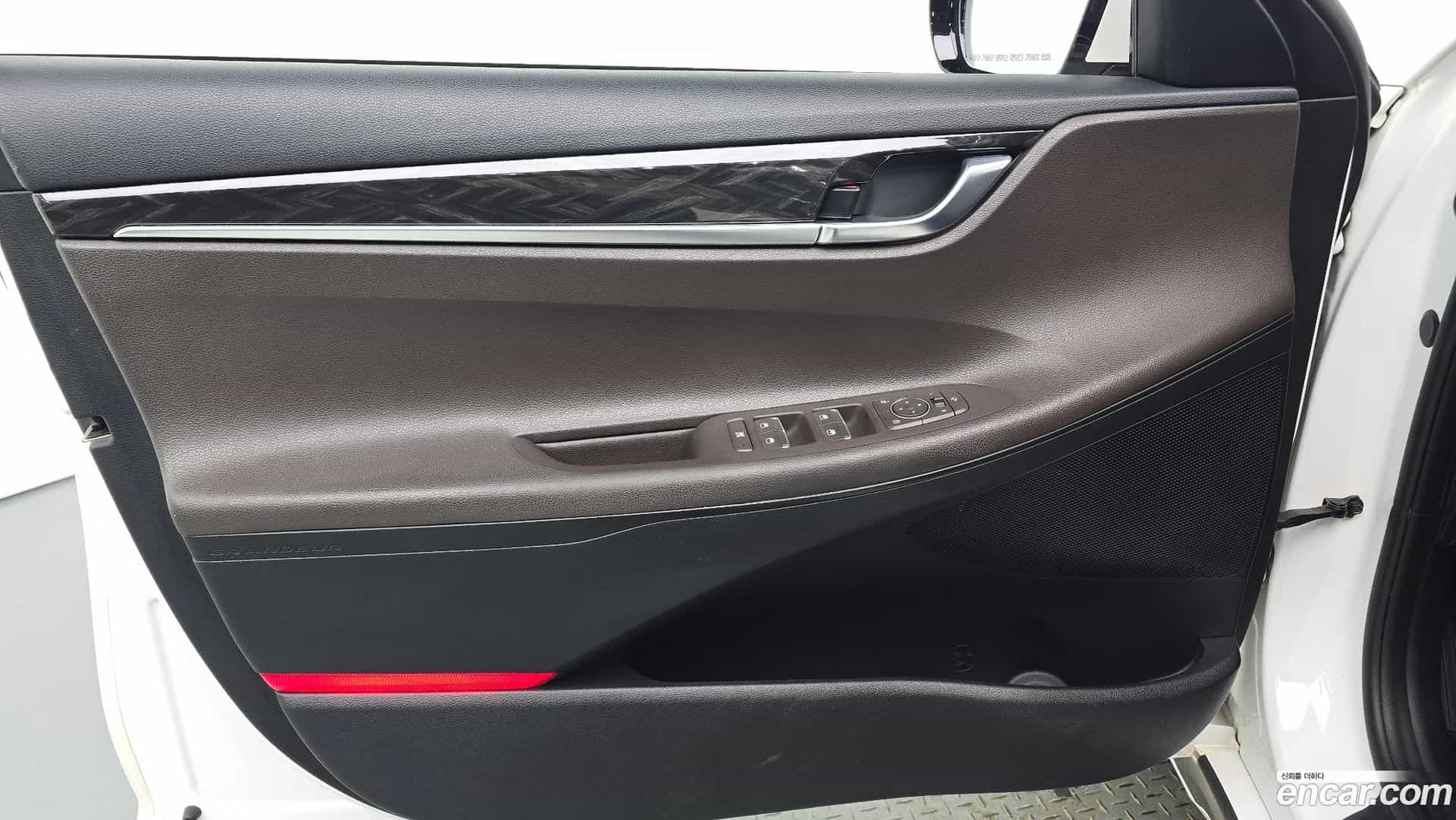 Grandeur Hyundai 2019.2-INNER-034