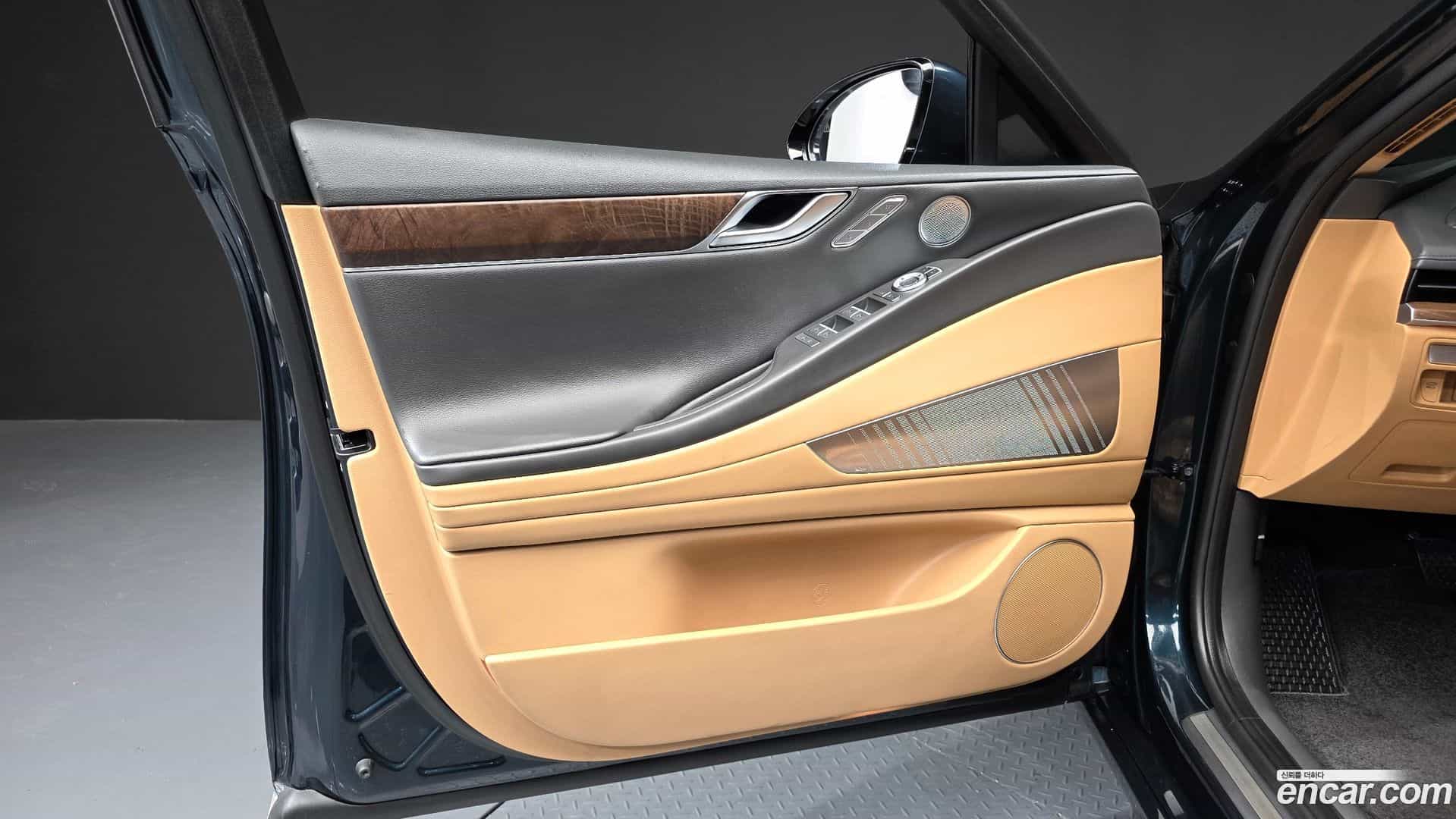 G80 Genesis 2023.3-INNER-034