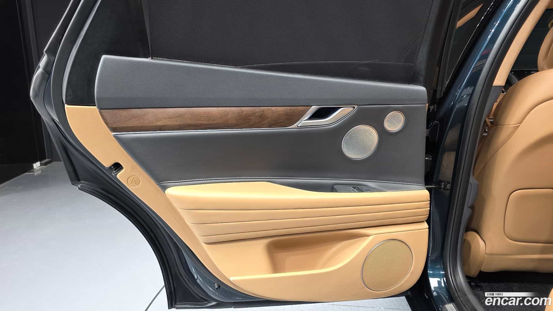 G80 Genesis 2023.3-INNER-035