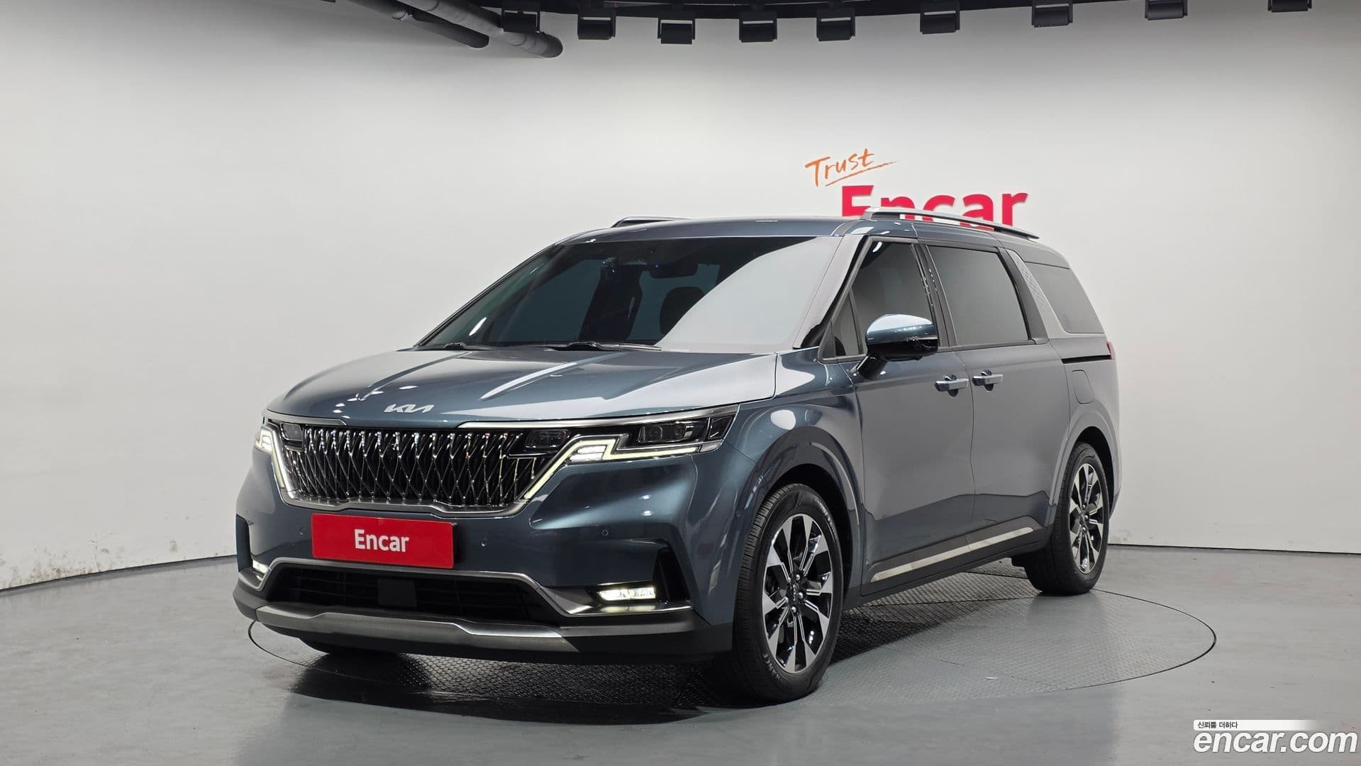Main__Slider__Photo:Canival Kia 2022.3-0