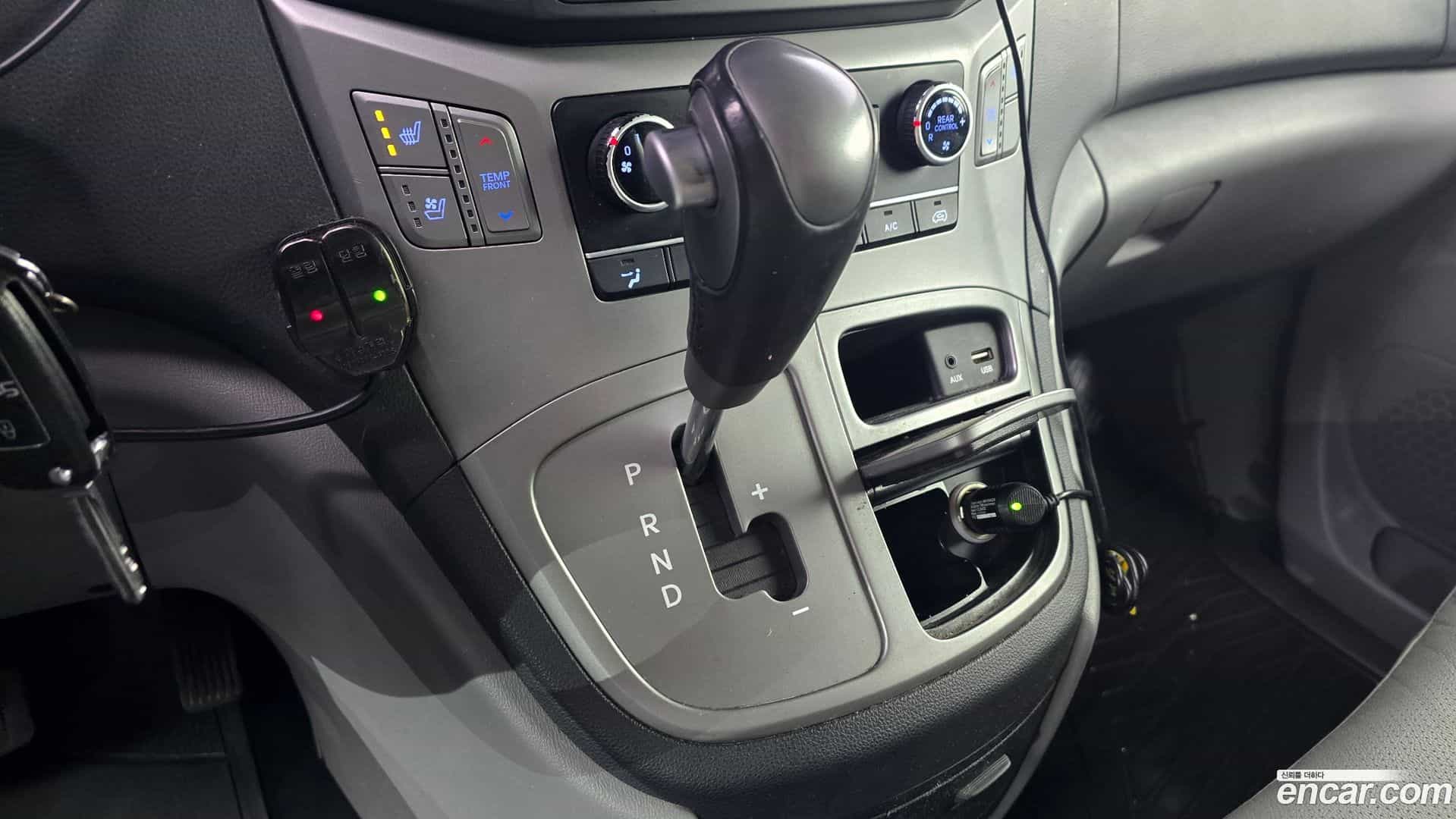 Starex Hyundai 2018.0-INNER-009