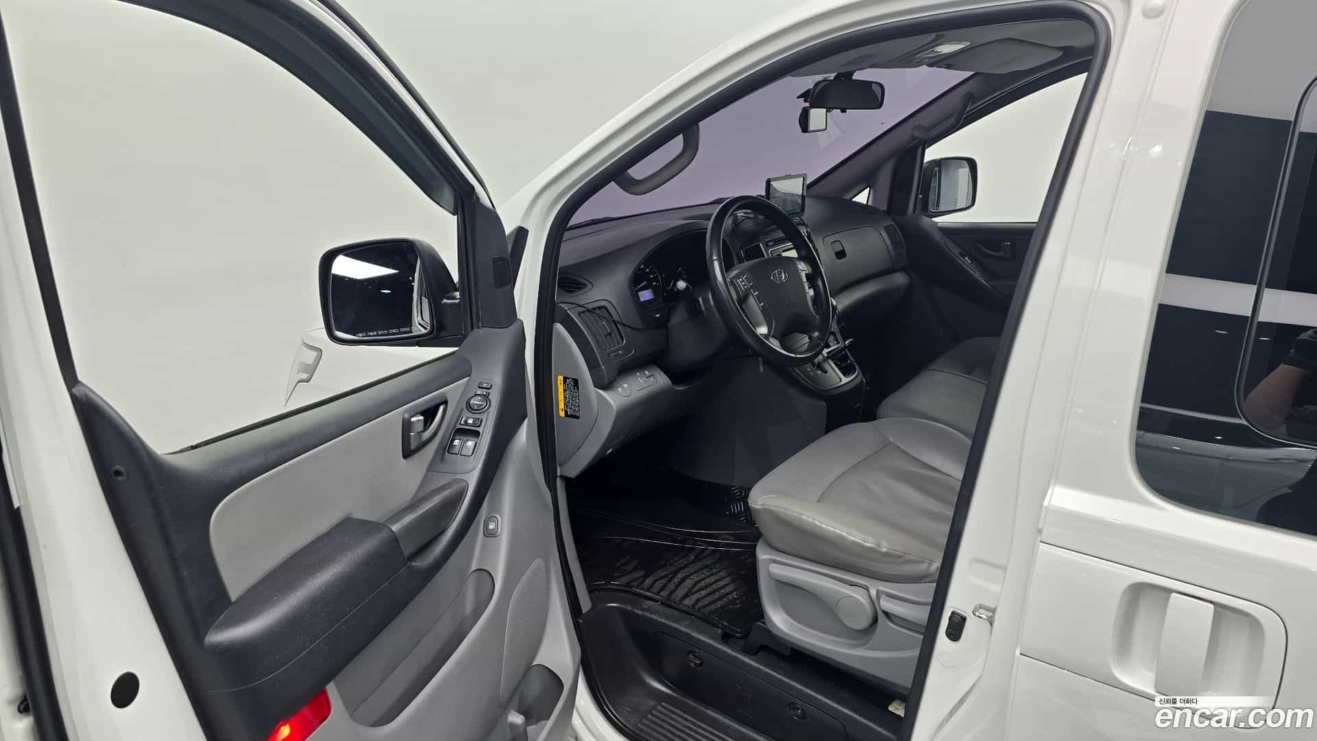 Starex Hyundai 2018.0-OPTION-015