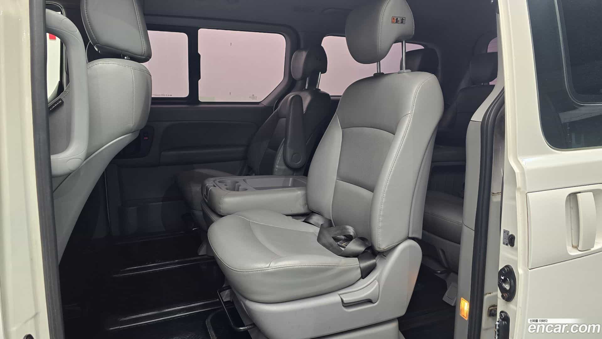 Starex Hyundai 2018.0-OPTION-016