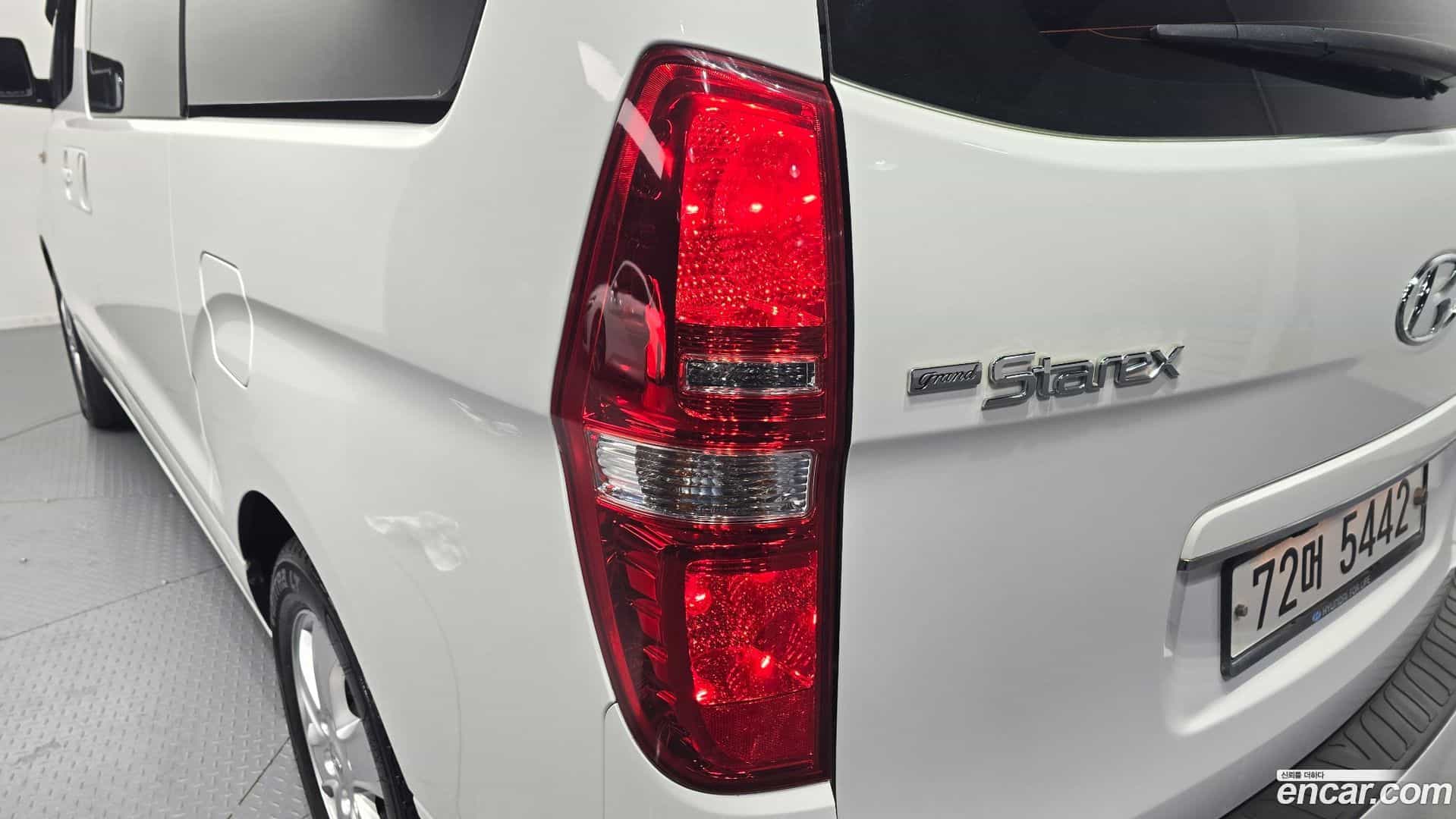 Starex Hyundai 2018.0-OUTER-033