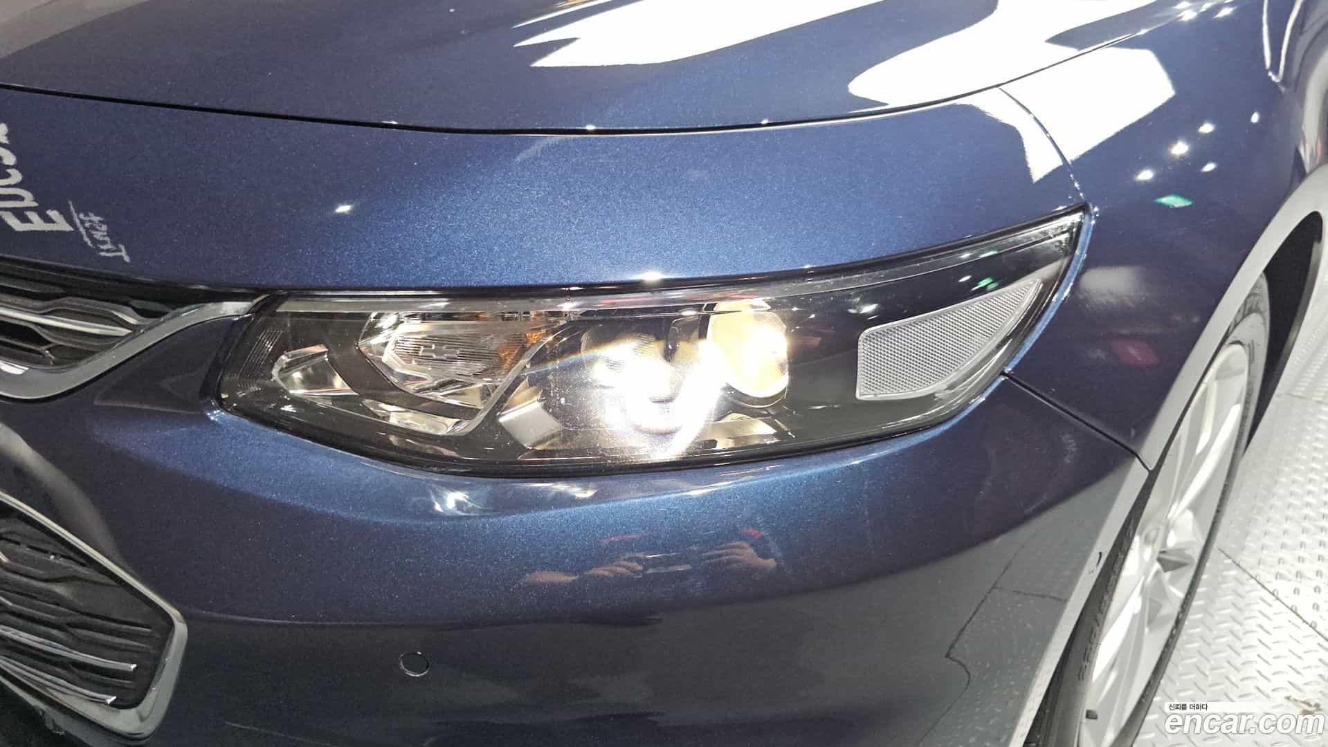 Malibu Chevrolet 2017.4-OUTER-032