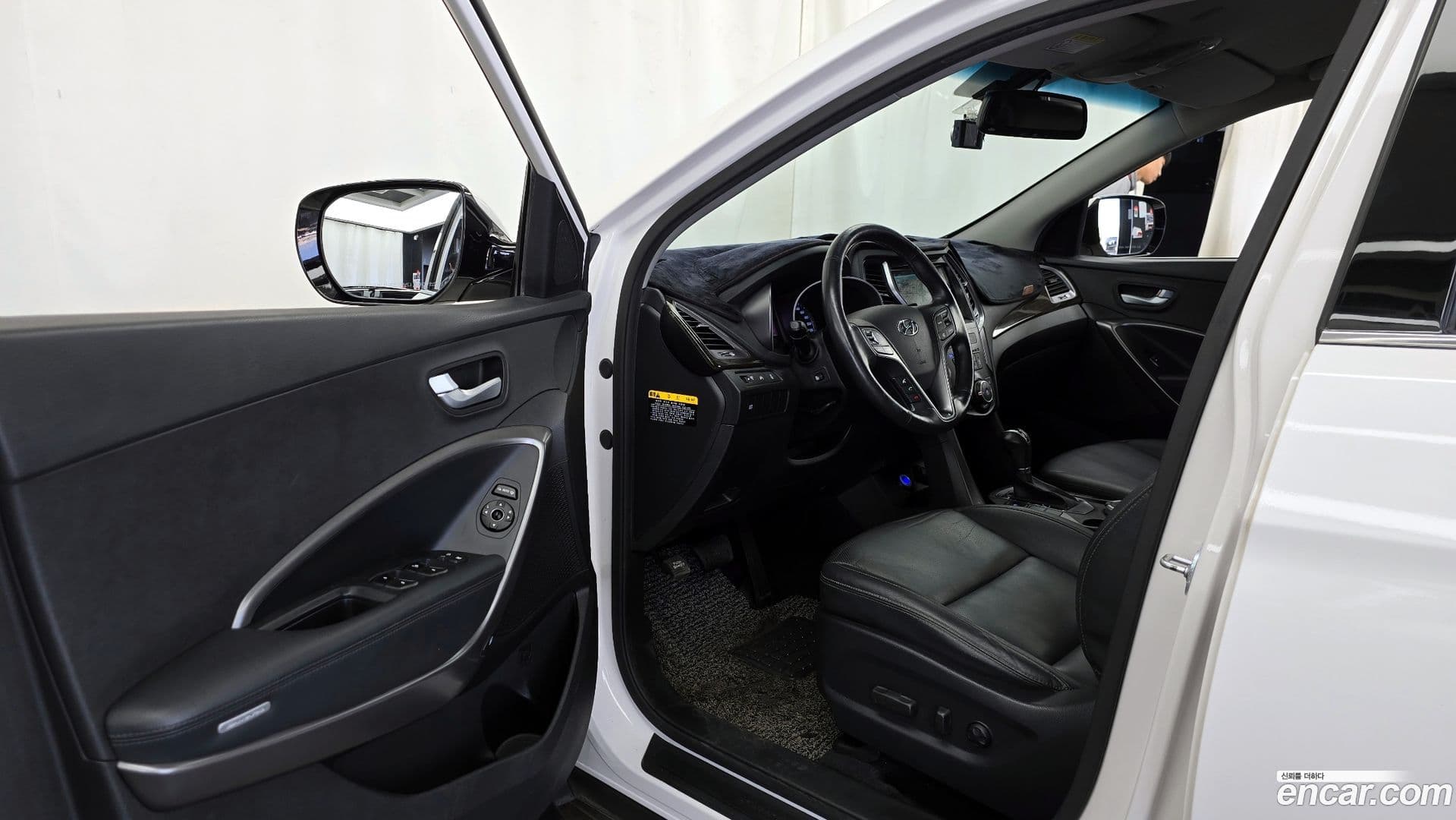 Main__Slider__Photo:Santafe Hyundai 2014.0-9