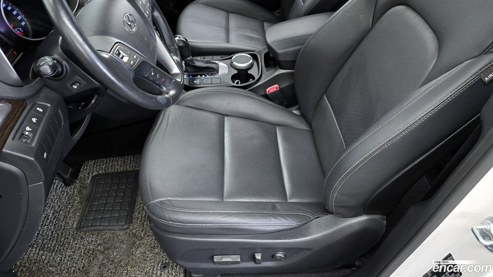 Main__Slider__Photo:Santafe Hyundai 2014.0-17
