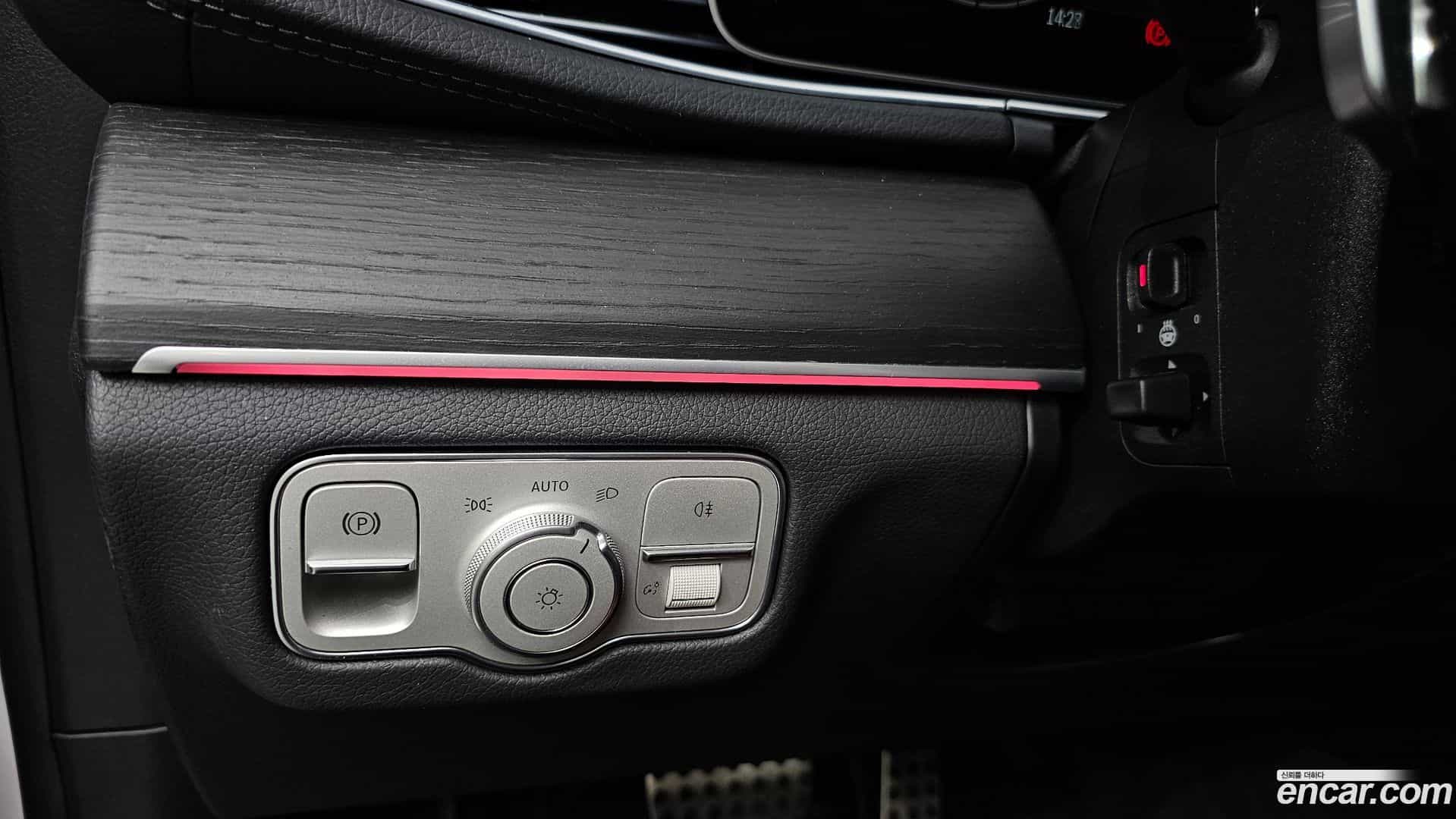 GLE-Class Mercedes-Benz 2023.11-OPTION-044