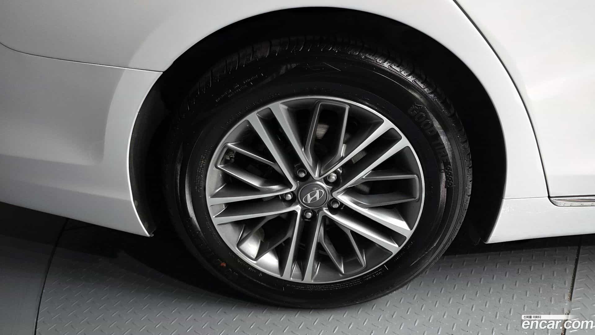 Grandeur Hyundai 2017.4-OUTER-005