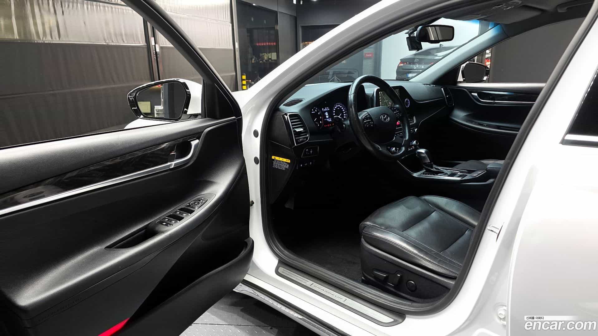 Grandeur Hyundai 2017.4-INNER-010