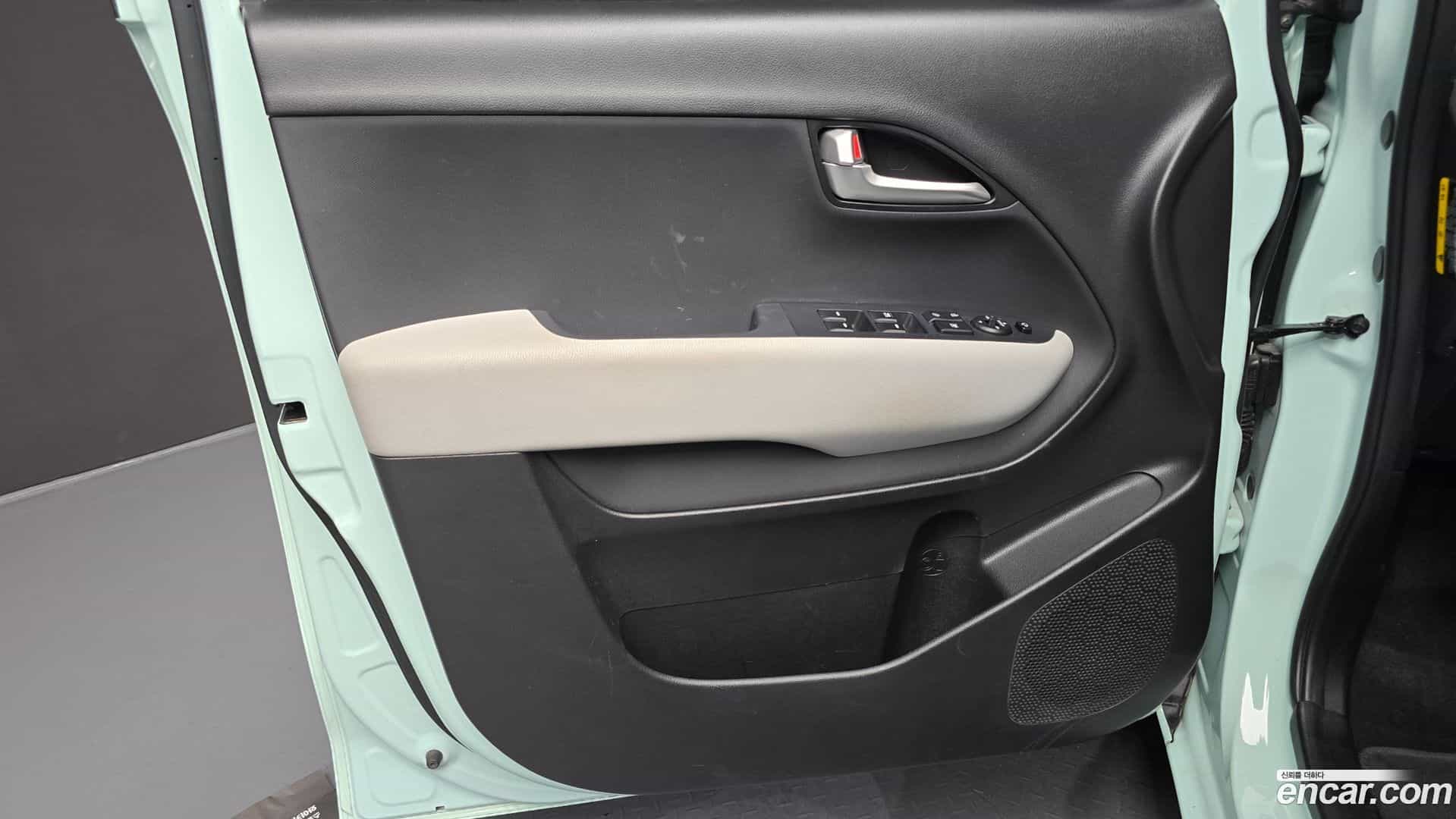 RAY Kia 2023.8-INNER-035