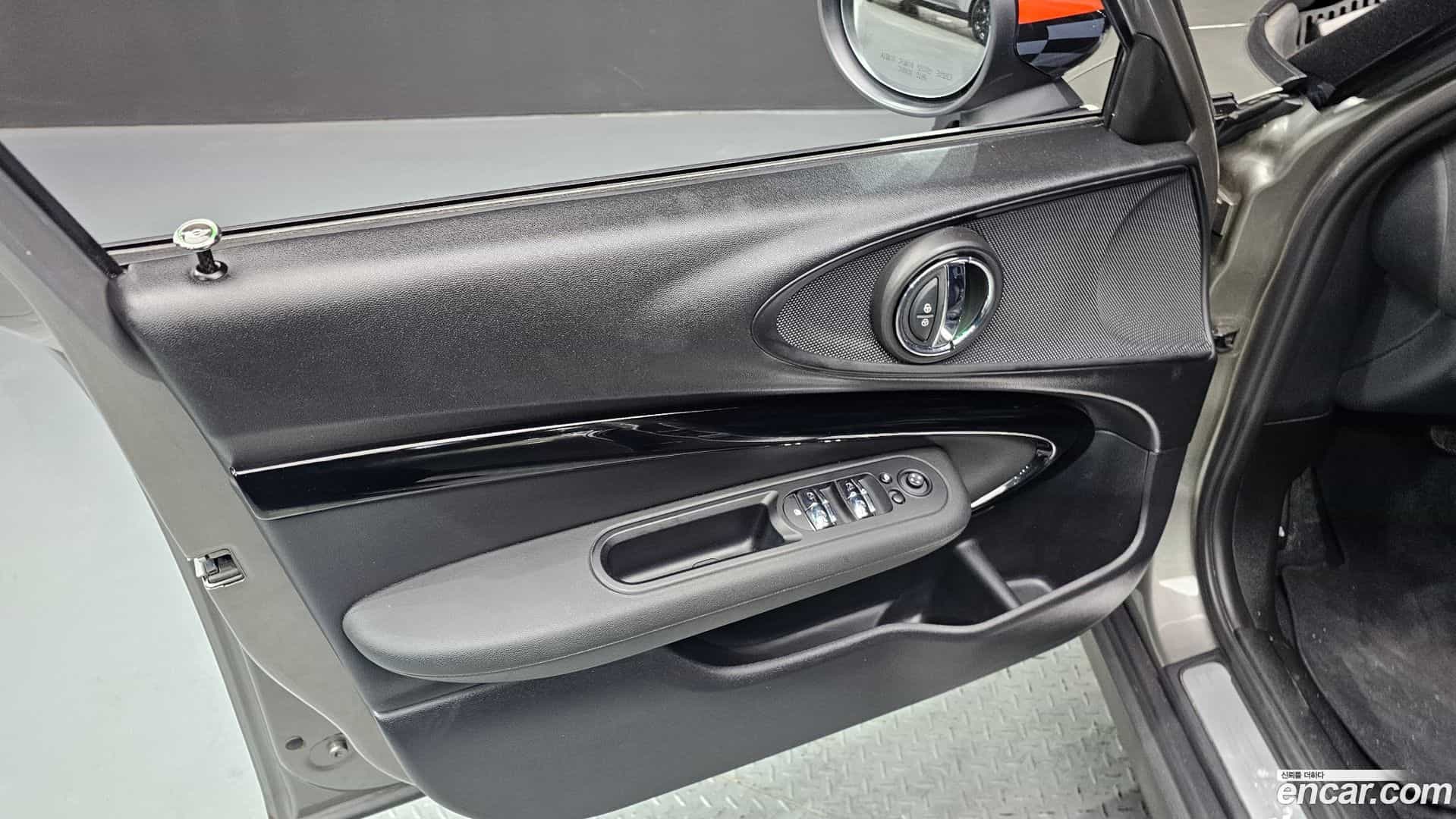 Clubman Mini 2020.11-INNER-034