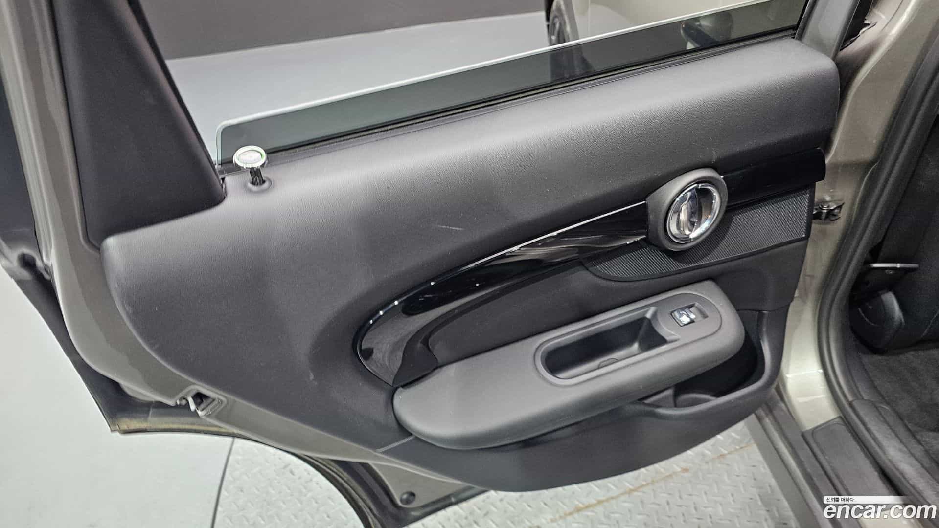 Clubman Mini 2020.11-INNER-035