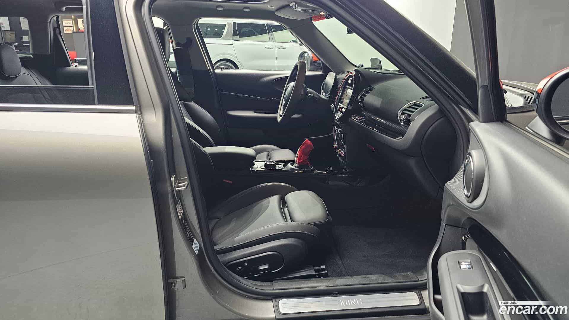 Clubman Mini 2020.11-INNER-036