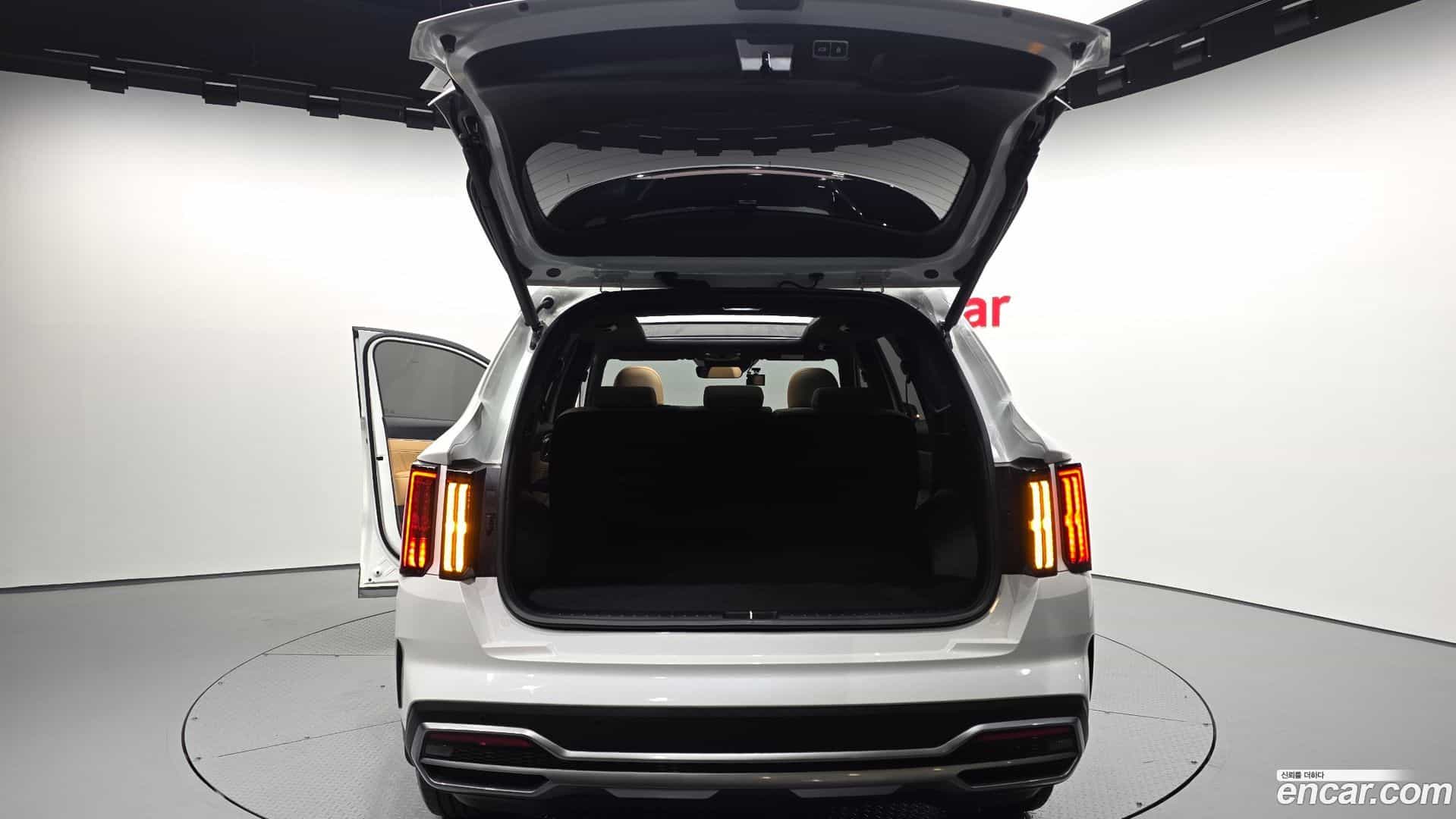 Sorento Kia 2023.4-OPTION-024