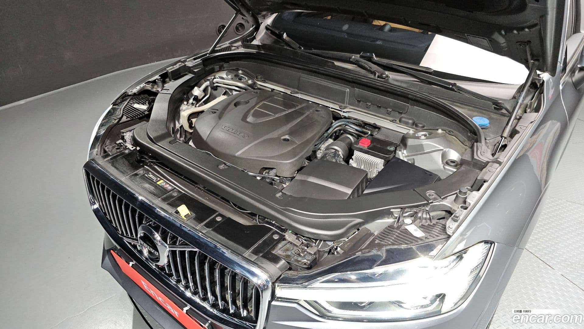 Main__Slider__Photo:XC60 Volvo 2019.2-5