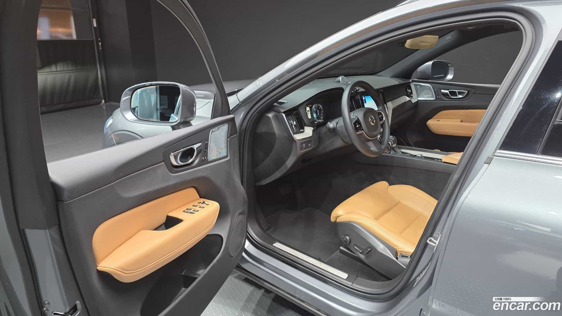 XC60 Volvo 2019.2-INNER-010