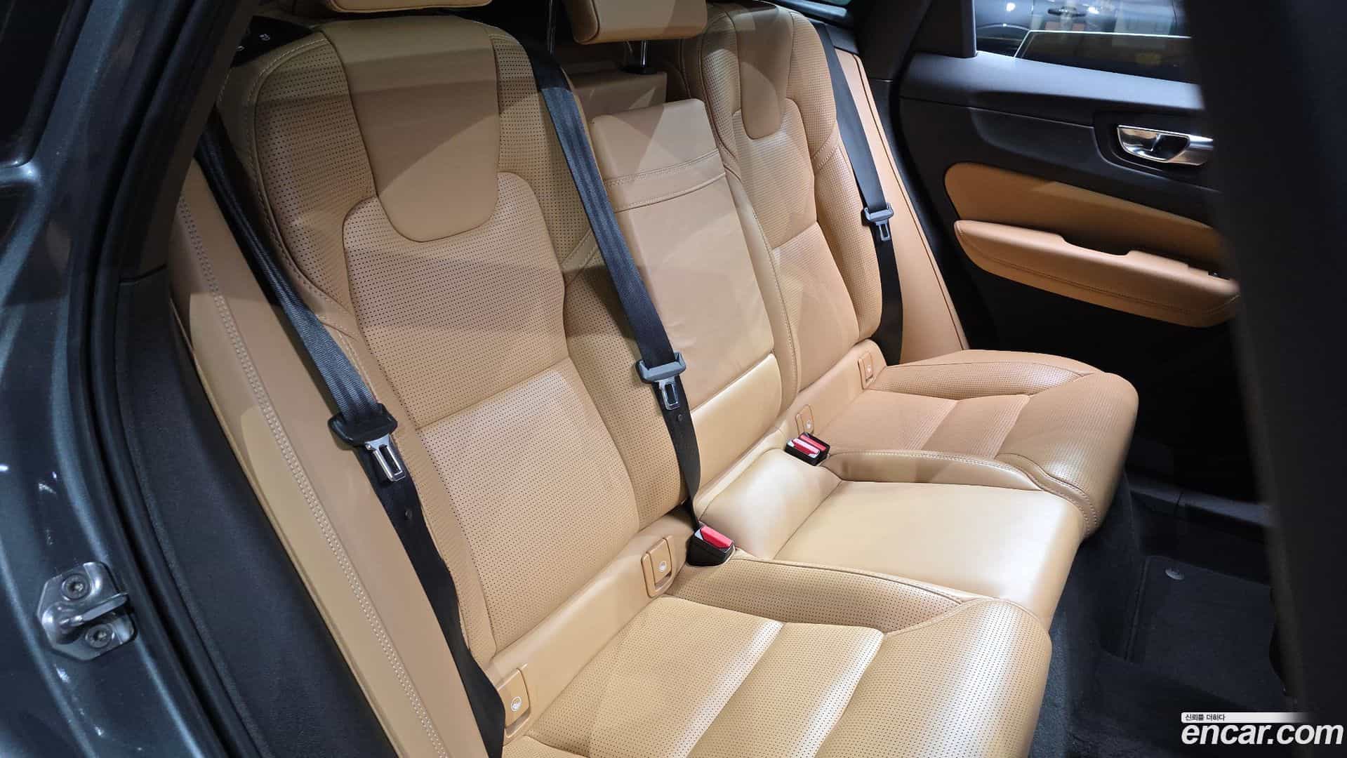 XC60 Volvo 2019.2-OPTION-015