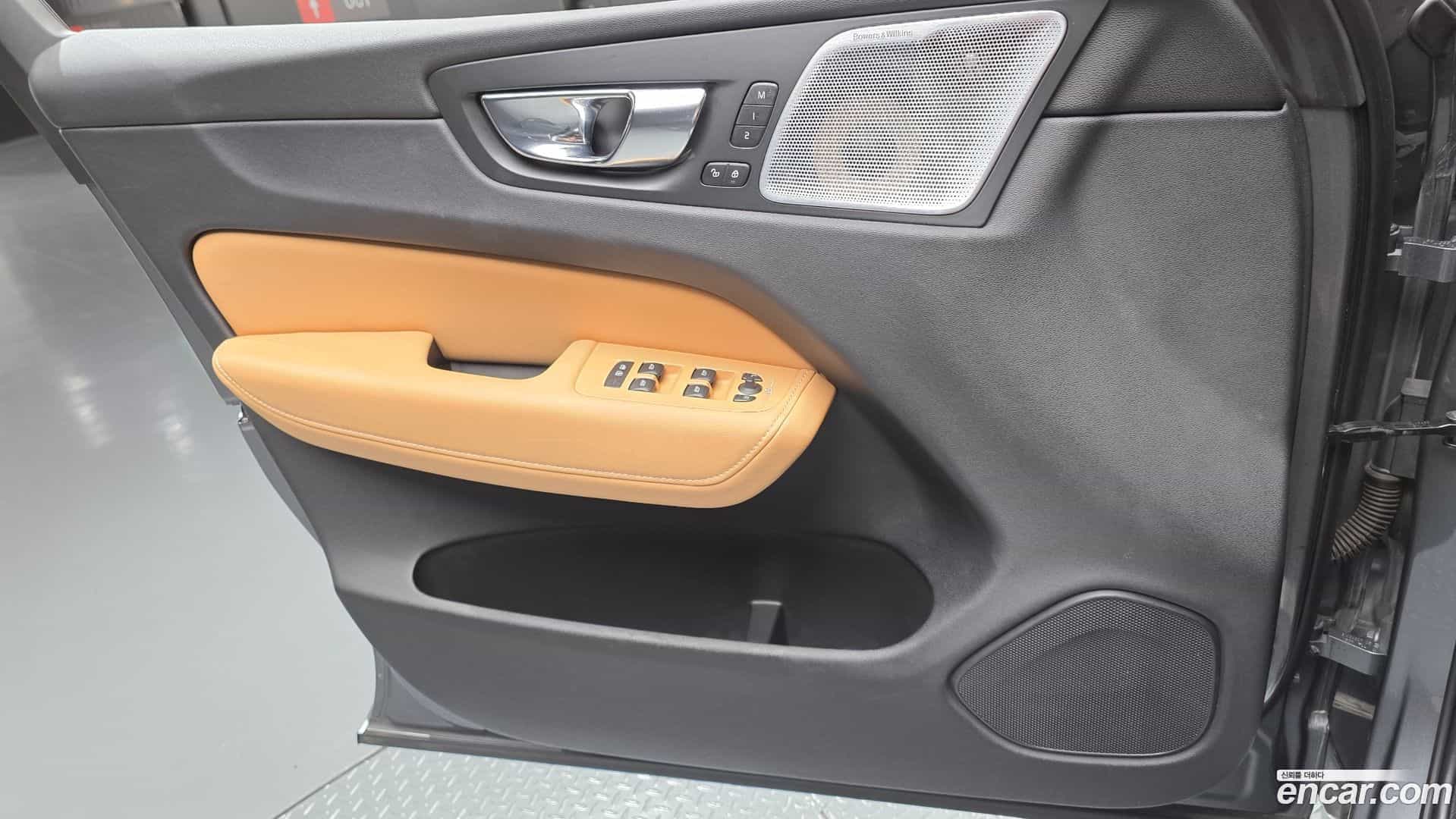 XC60 Volvo 2019.2-INNER-034