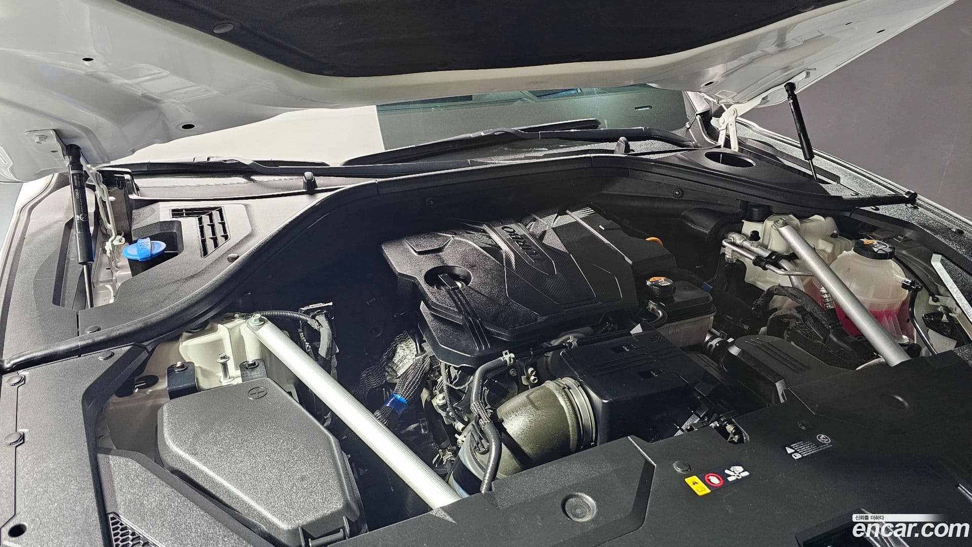 Main__Slider__Photo:GV70 Genesis 2021.2-5