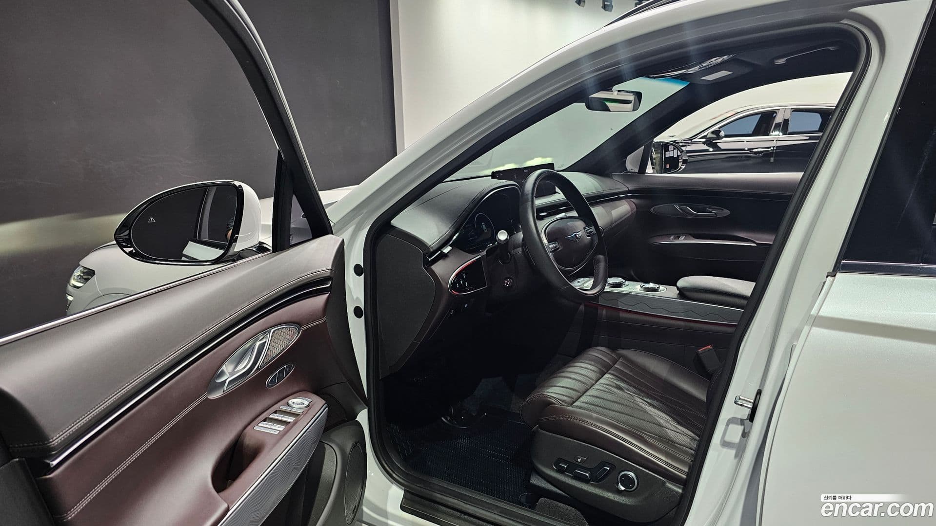Main__Slider__Photo:GV70 Genesis 2021.2-9