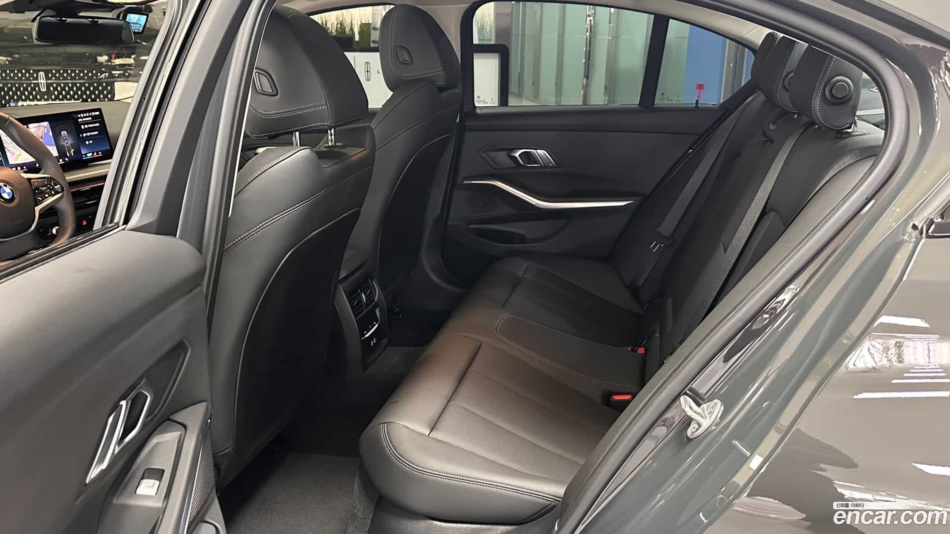 3-Series BMW 2025.6-OPTION-015
