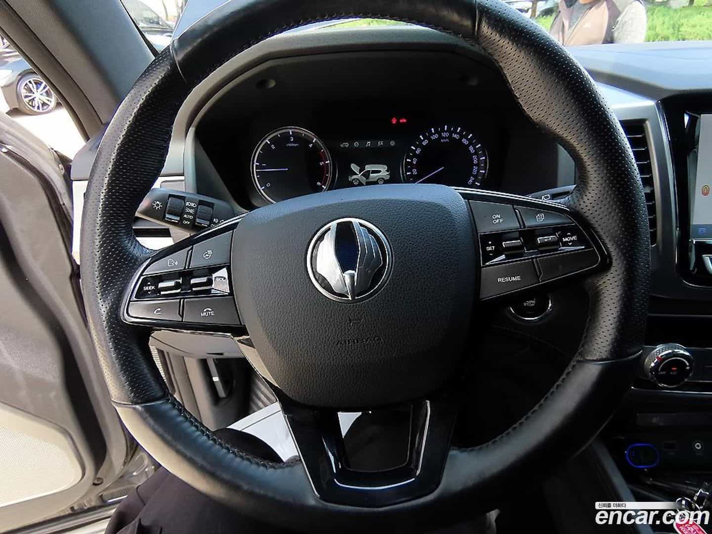 Rexton KG Mobility 2019.0-INNER-008