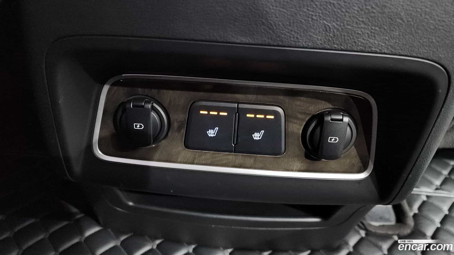 Starex Hyundai 2020.0-OPTION-017