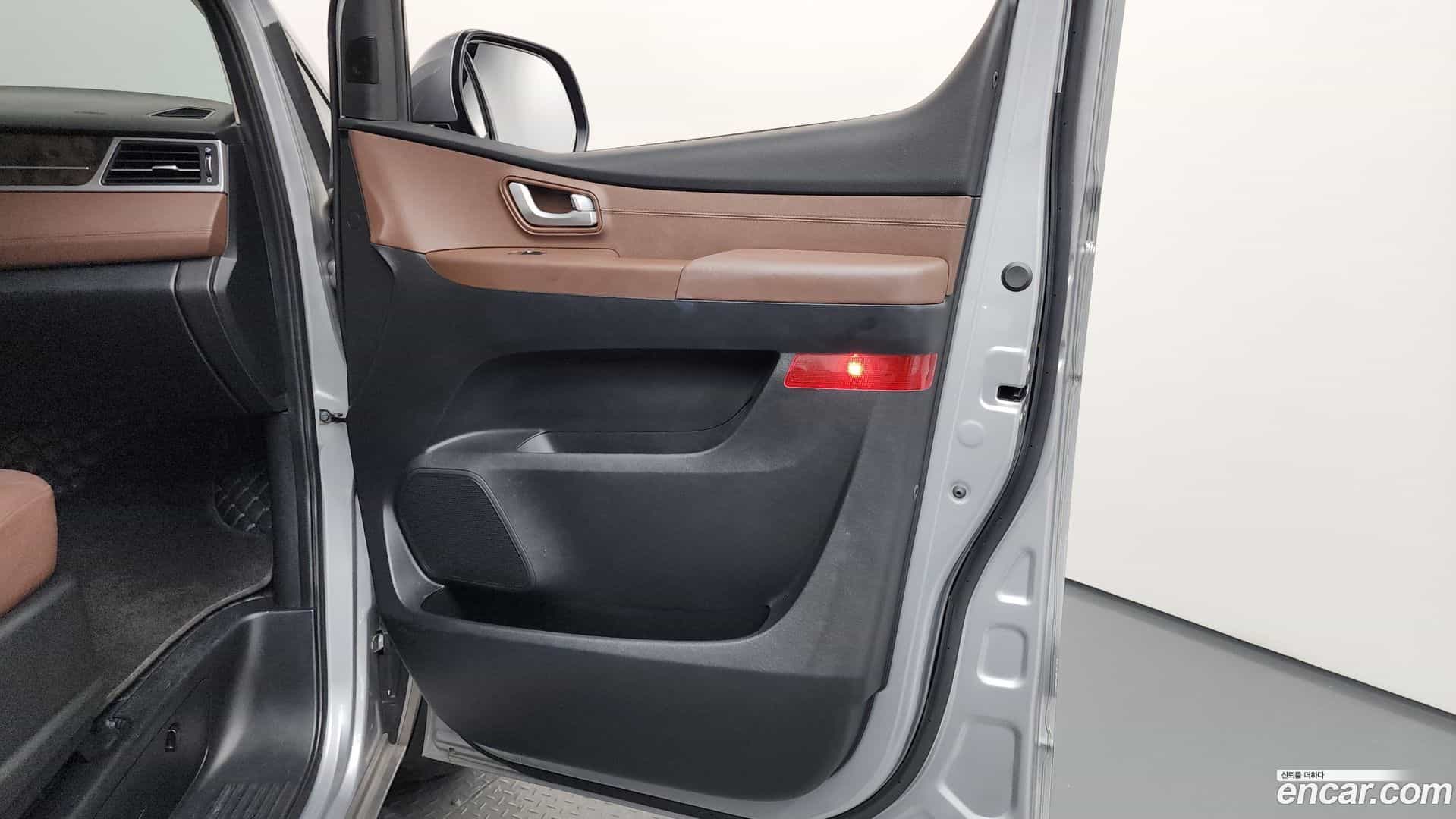 Starex Hyundai 2020.0-INNER-034