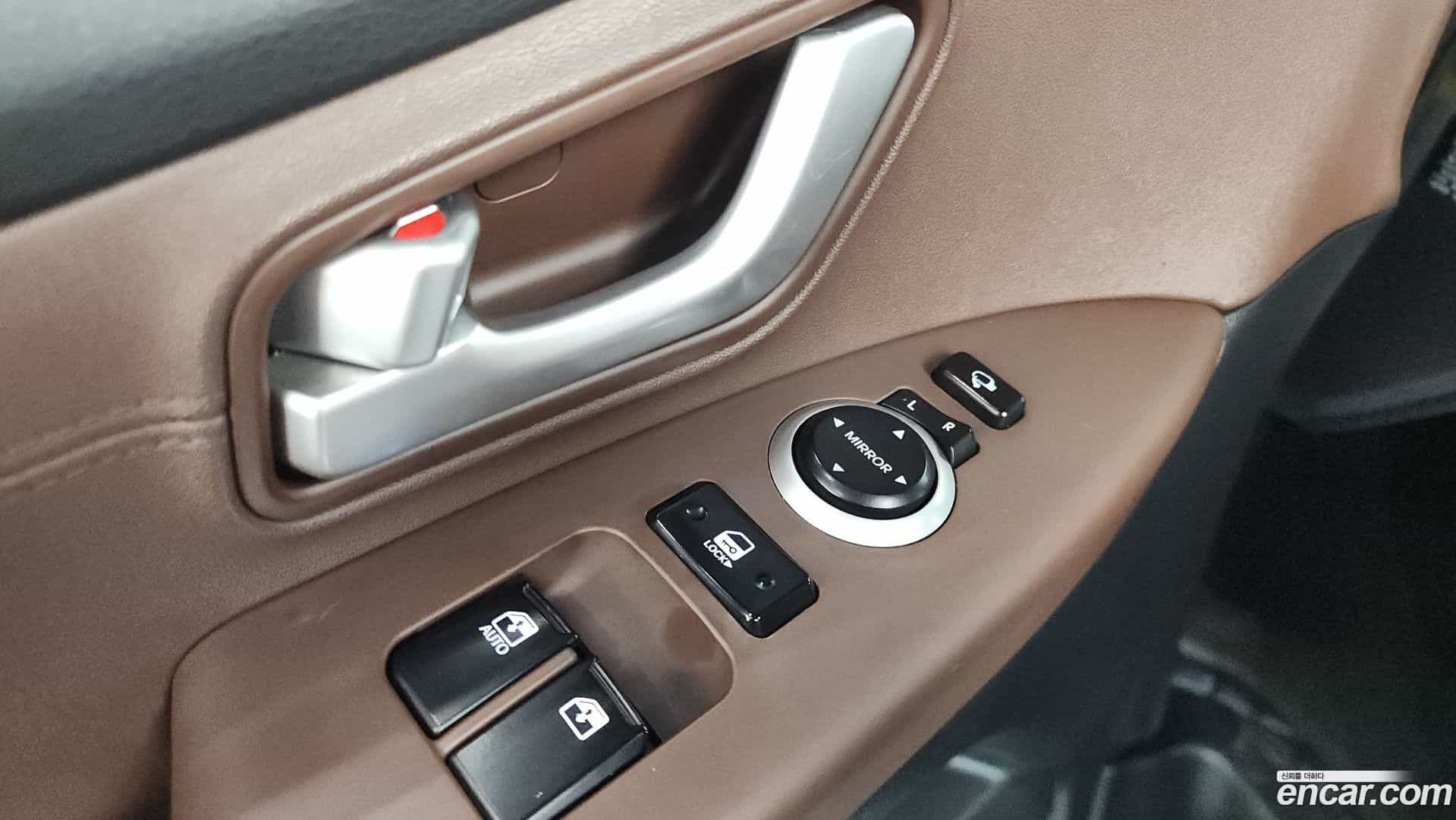 Starex Hyundai 2020.0-OPTION-043