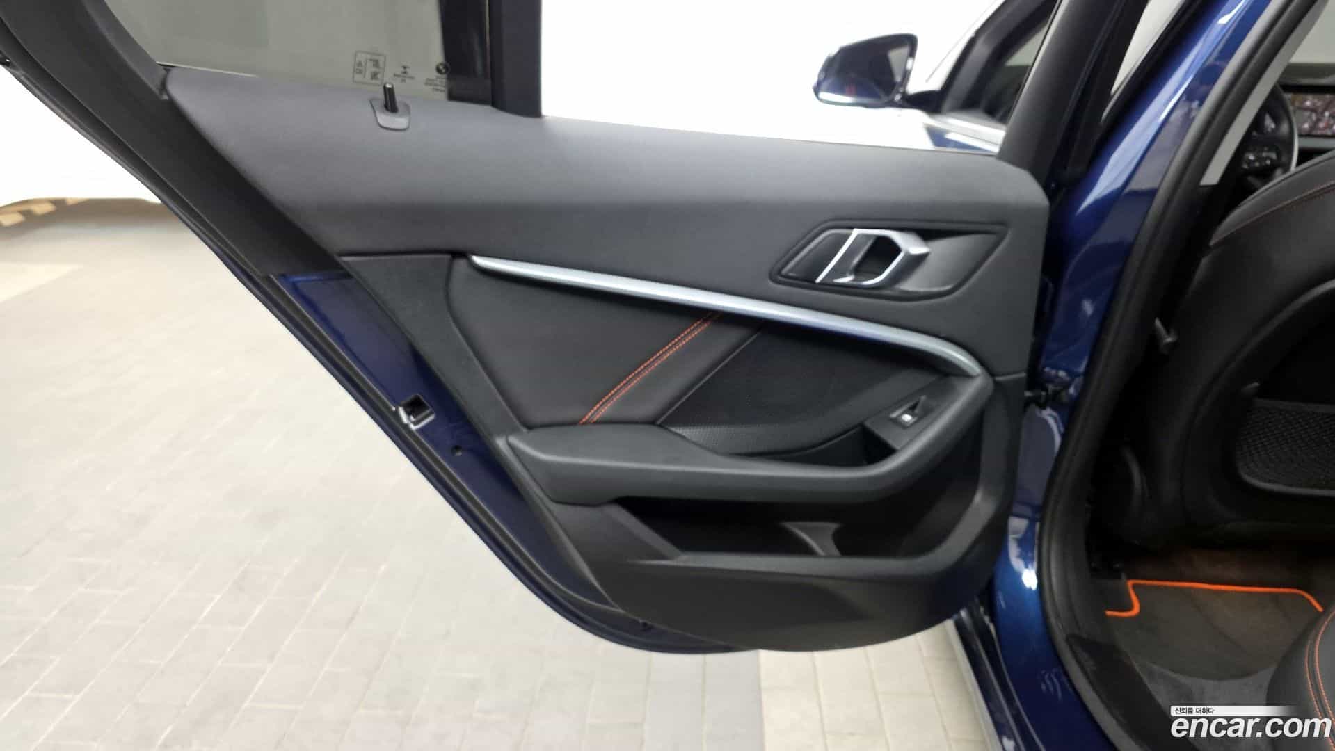 1-Series BMW 2021.4-INNER-035