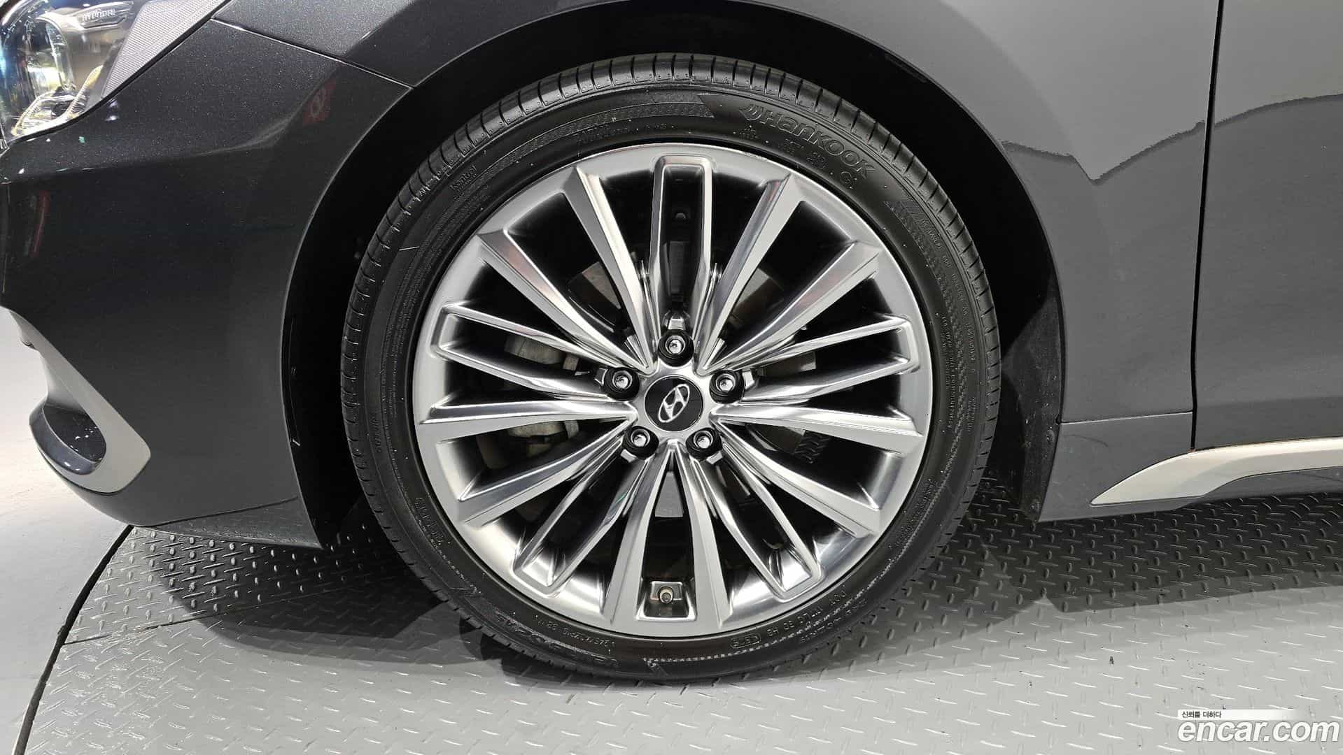 Grandeur Hyundai 2018.10-OUTER-005