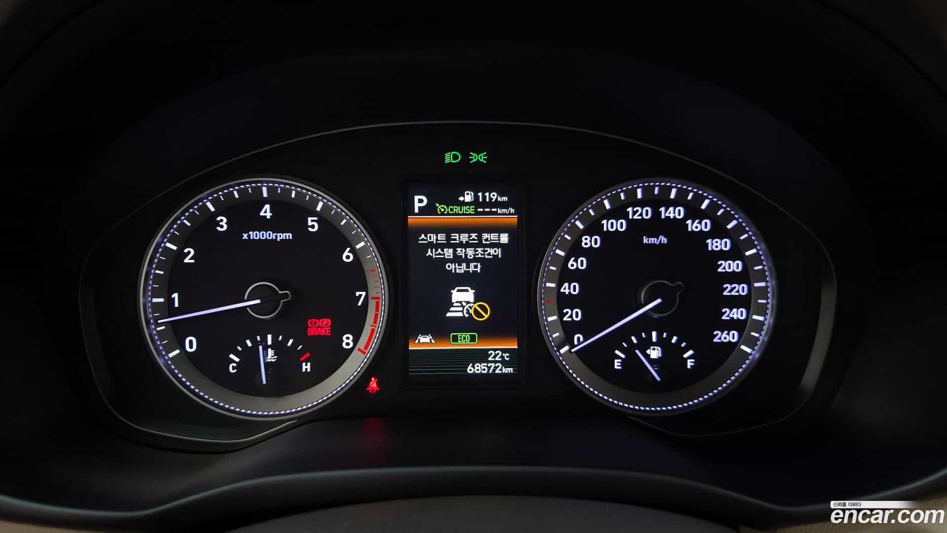 Grandeur Hyundai 2018.10-INNER-008
