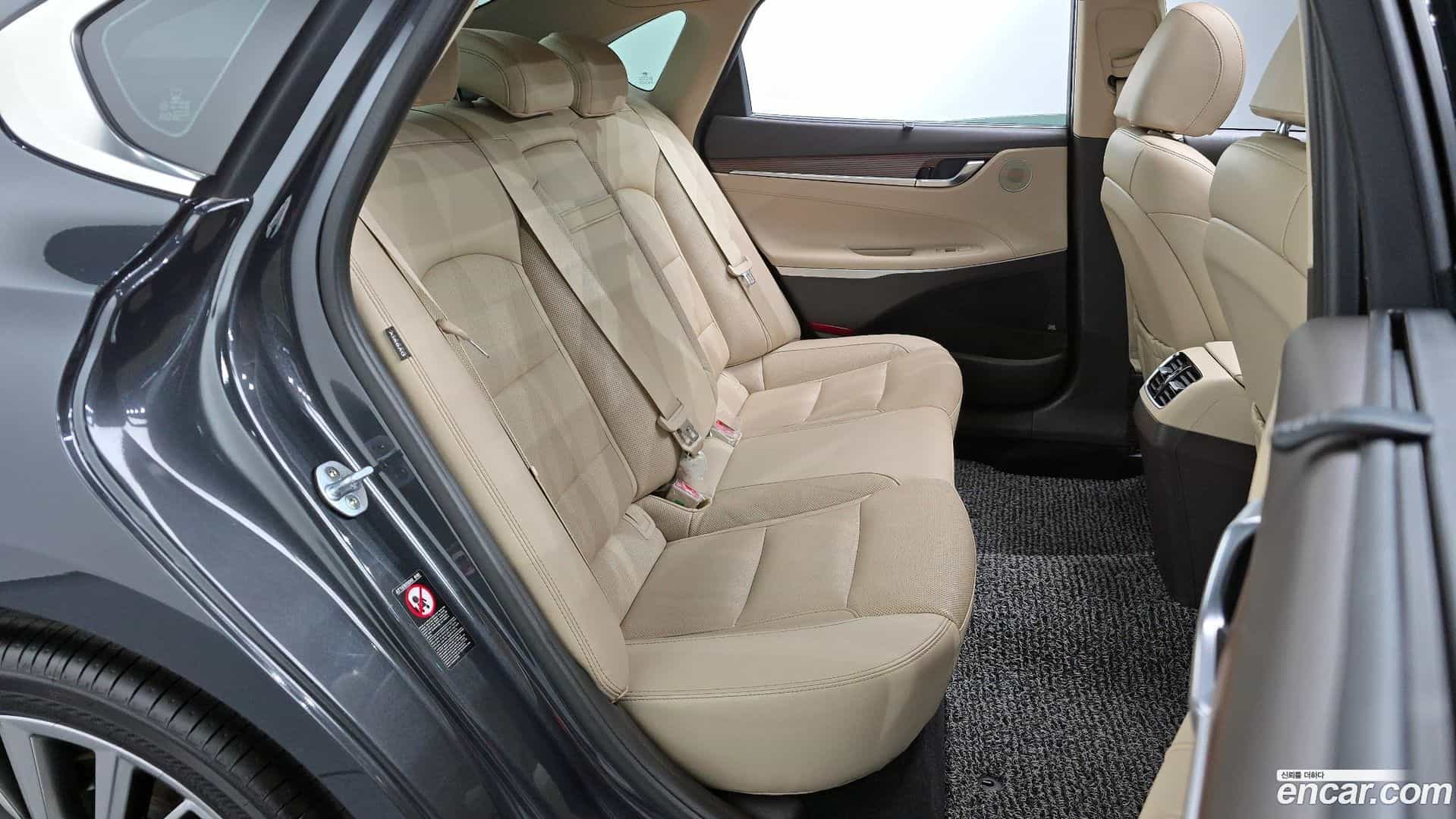 Grandeur Hyundai 2018.10-OPTION-015