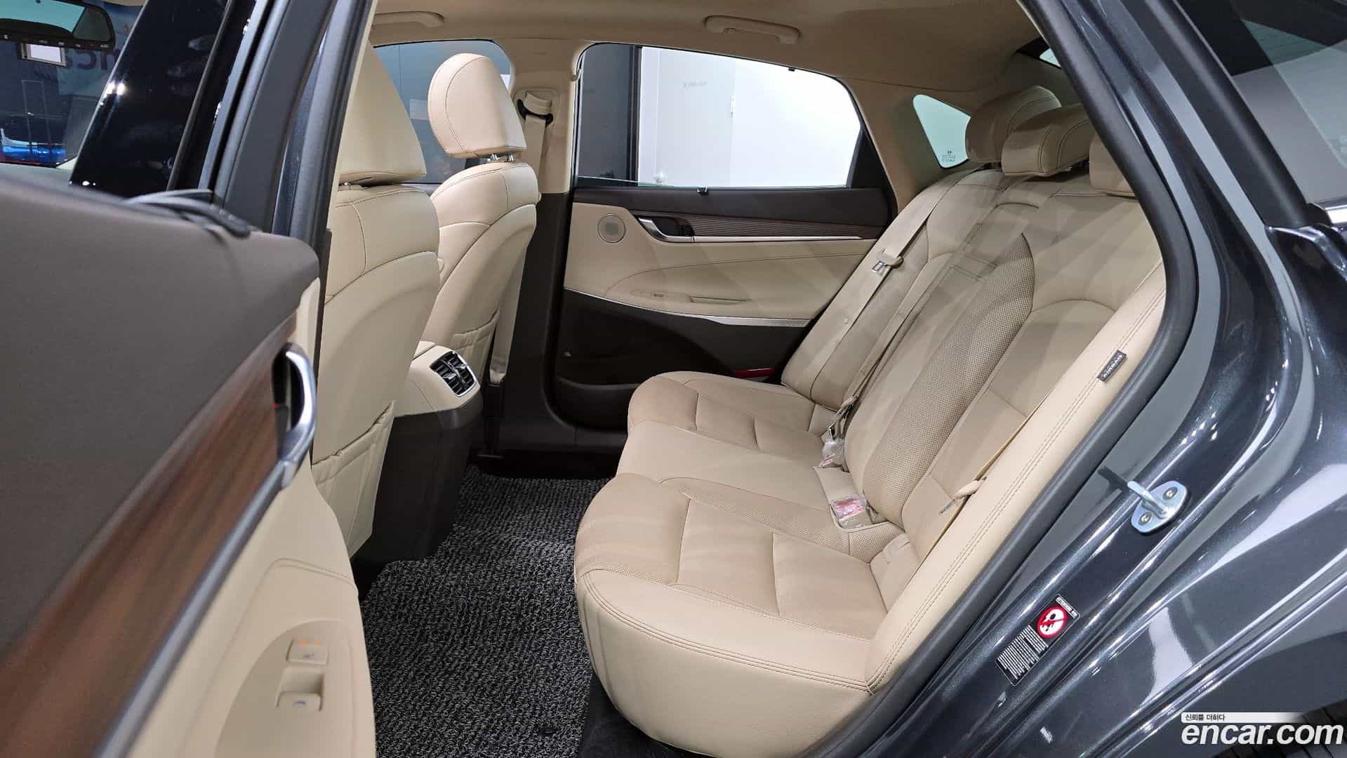 Grandeur Hyundai 2018.10-OPTION-016