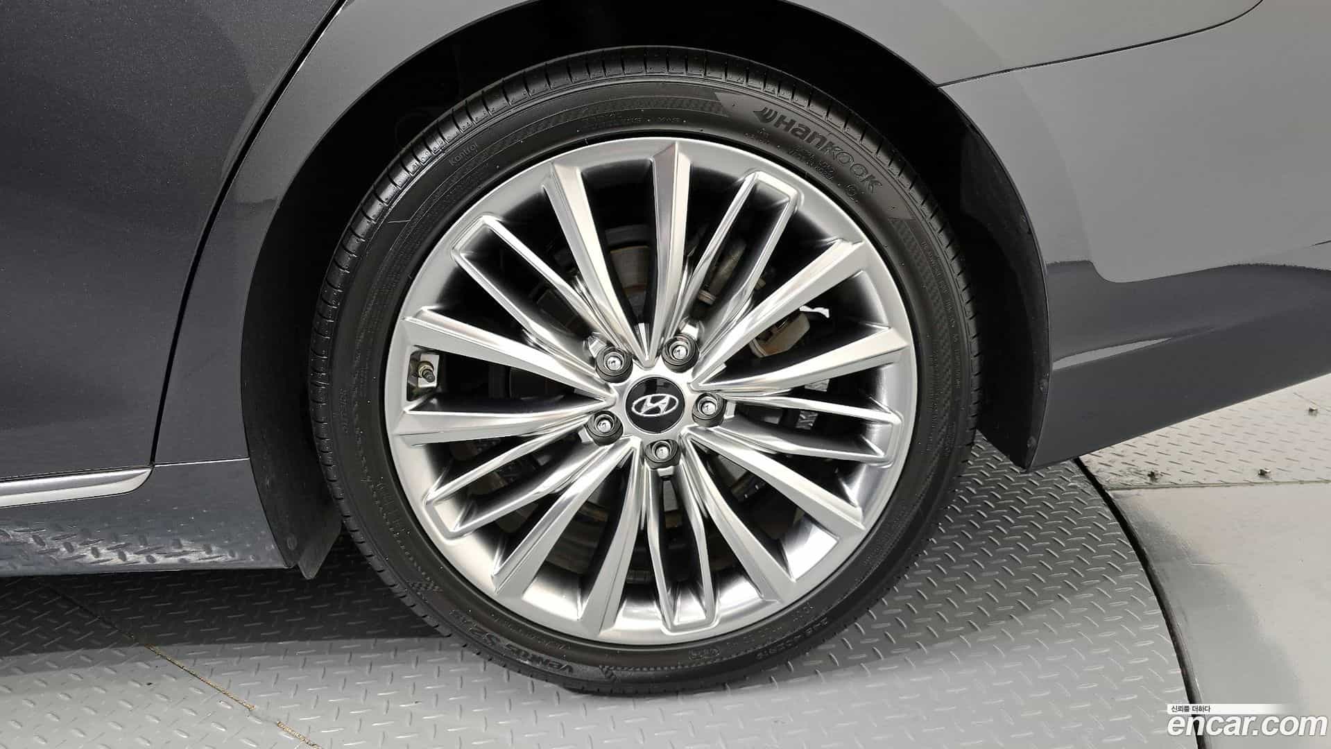 Grandeur Hyundai 2018.10-OUTER-031