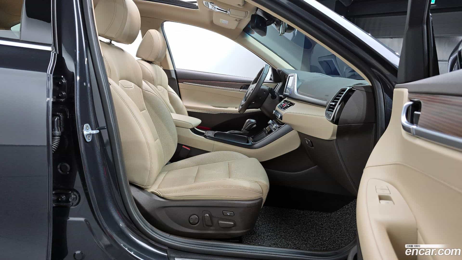 Grandeur Hyundai 2018.10-INNER-036