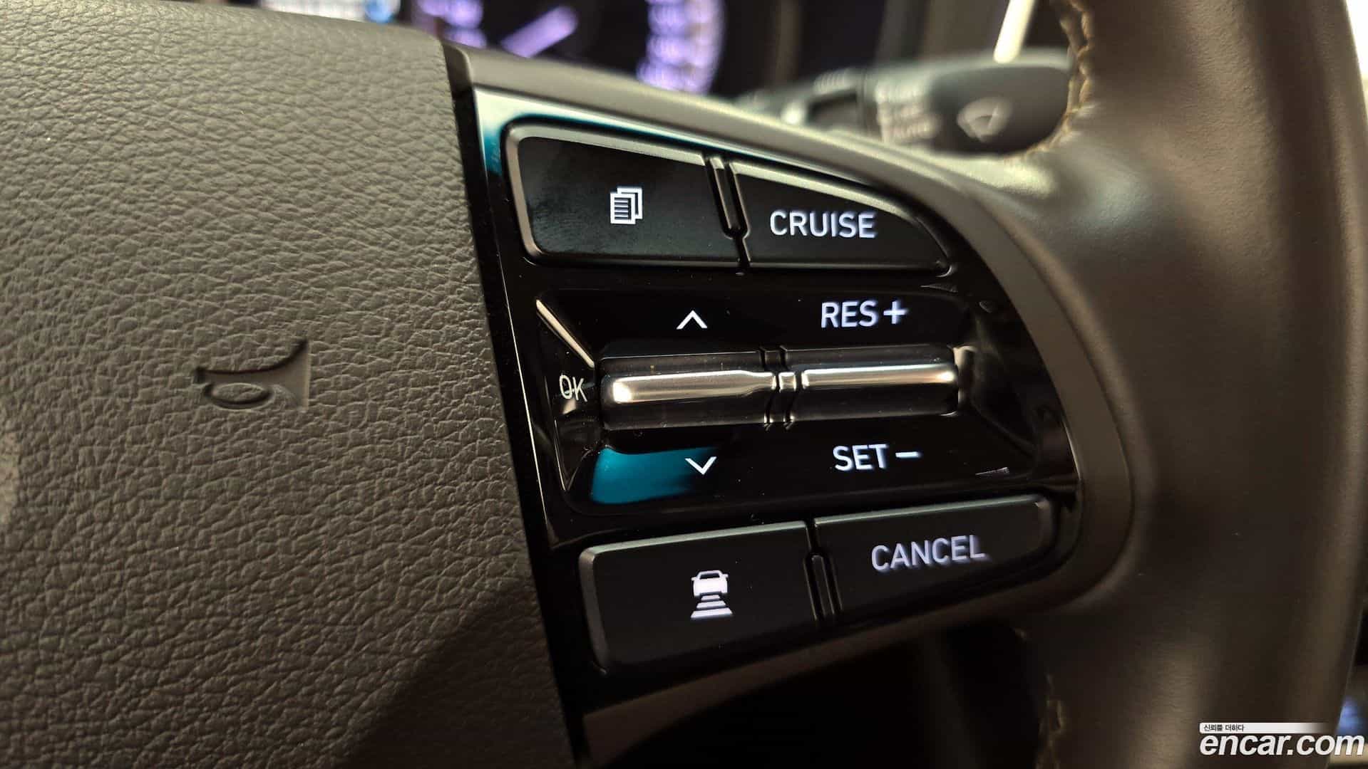 Grandeur Hyundai 2018.10-OPTION-044