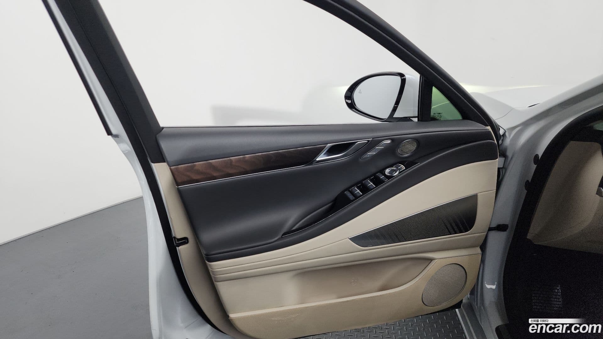 Main__Slider__Photo:G80 Genesis 2022.2-23