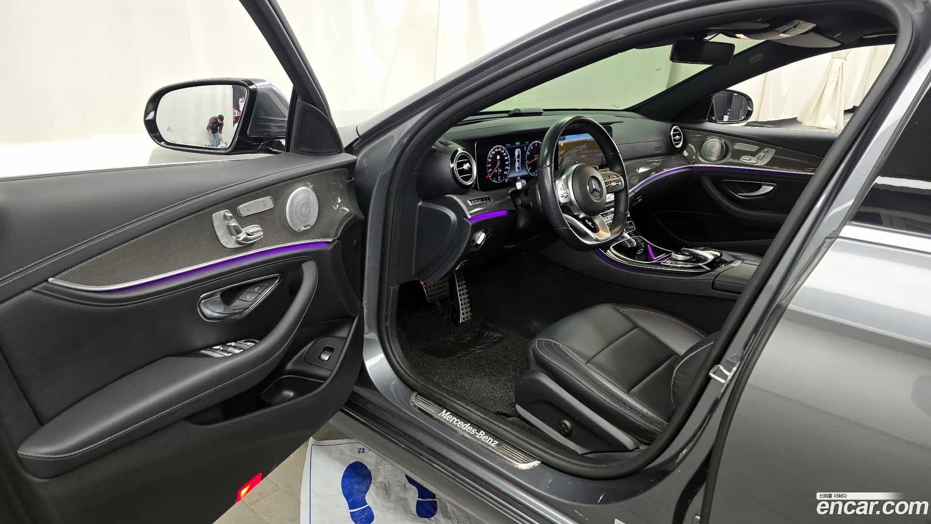 E-Class Mercedes-Benz 2019.10-INNER-010