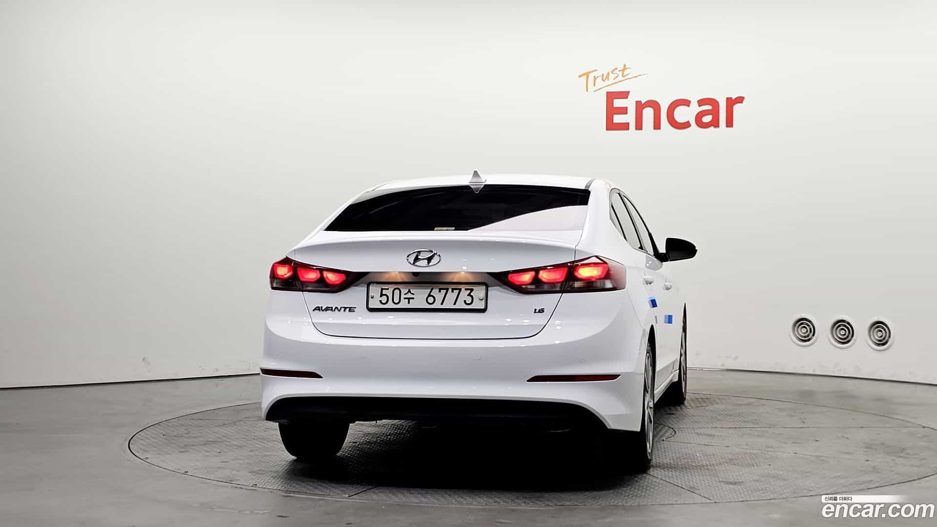 AVANTE Hyundai 2018.7-OUTER-004